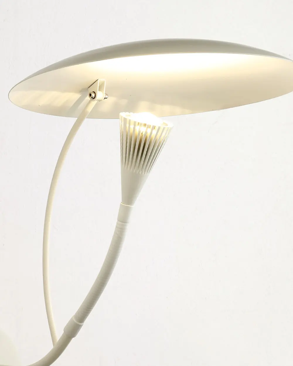 2060 3 Đèn tường đọc sách, đèn ngủ phong cách hiện đại LV5069