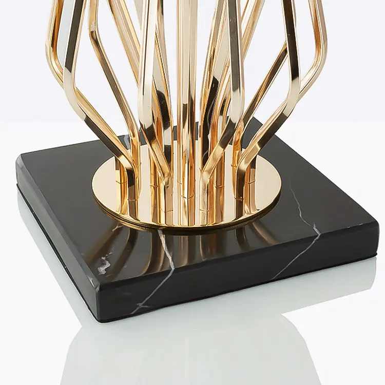 Đèn để bàn chụp vải đen thân vàng cao cấp, đèn ngủ cổ điển LA6616 2 Đèn để bàn chụp vải đen thân vàng cao cấp, đèn ngủ cổ điển LA6616