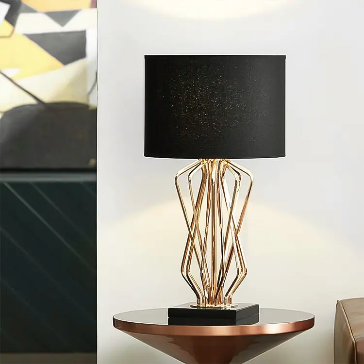 Đèn để bàn chụp vải đen thân vàng cao cấp, đèn ngủ cổ điển LA6616 3 Đèn để bàn chụp vải đen thân vàng cao cấp, đèn ngủ cổ điển LA6616
