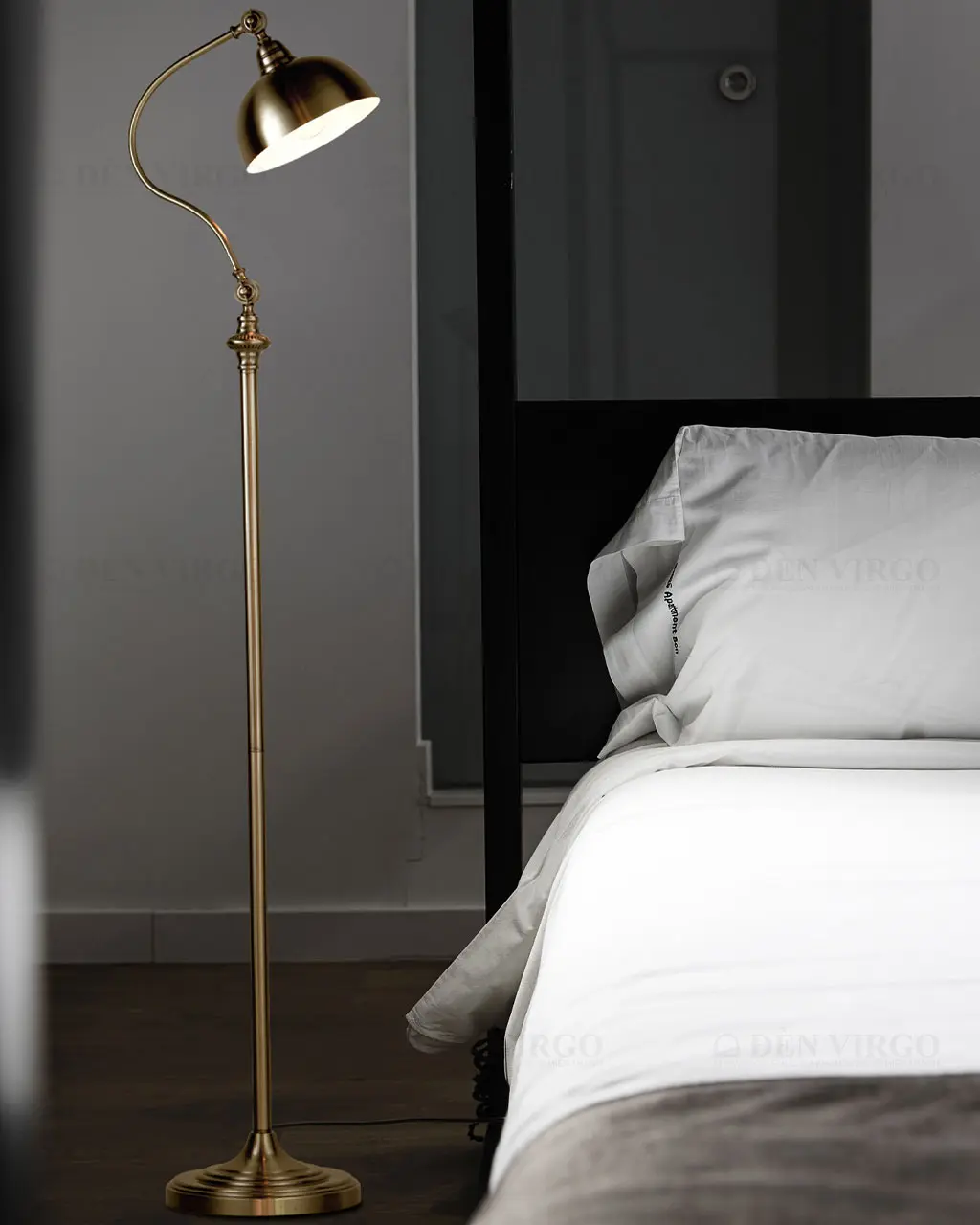 Đèn cây đứng cổ điển V7275