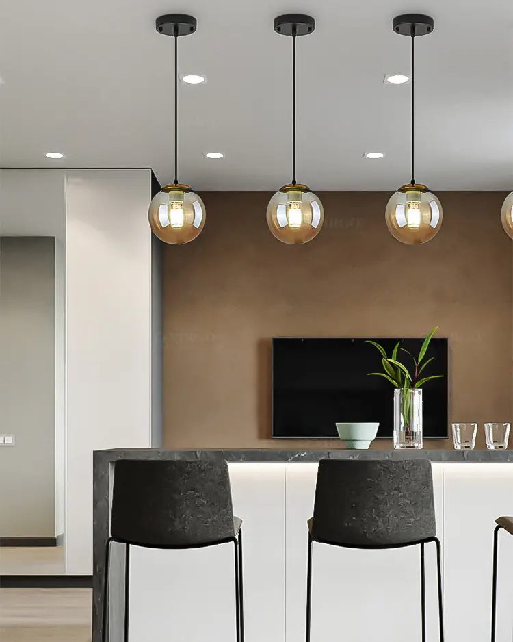 3647 4 Đèn thả thủy tinh trong suốt nấp vàng P7018