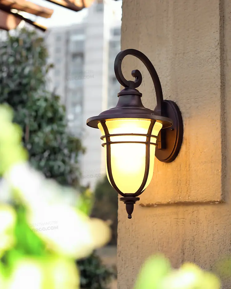 3827 2 Đèn tường trang trí ngoài trời cổ điển S0135