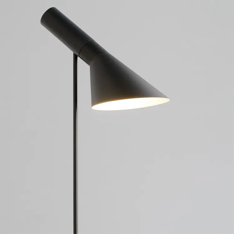 Đèn bàn làm việc cao cấp 63811