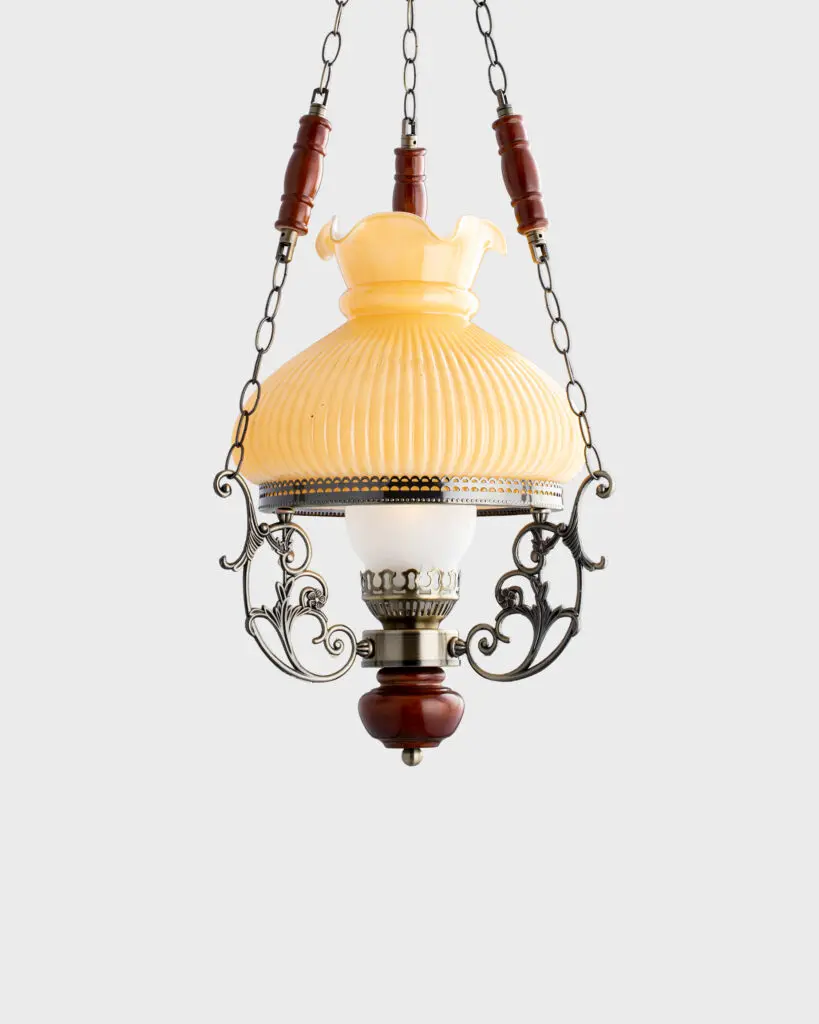 Đèn Thả Cổ Điển Chao Thủy Tinh Vàng Kết Hợp Gỗ VRG-25031P