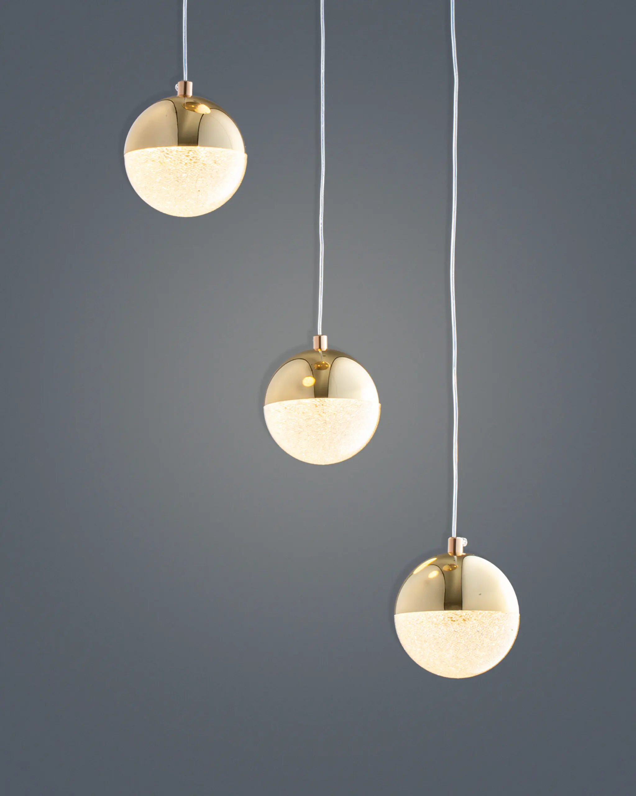 Đèn Thả Pha Lê Quả Cầu Vàng Kim Phối Bọt Khí Hiện Đại Sang Trọng VRG-9339S 1 Đèn Thả Pha Lê Quả Cầu Vàng Kim Phối Bọt Khí Hiện Đại Sang Trọng VRG-9339S