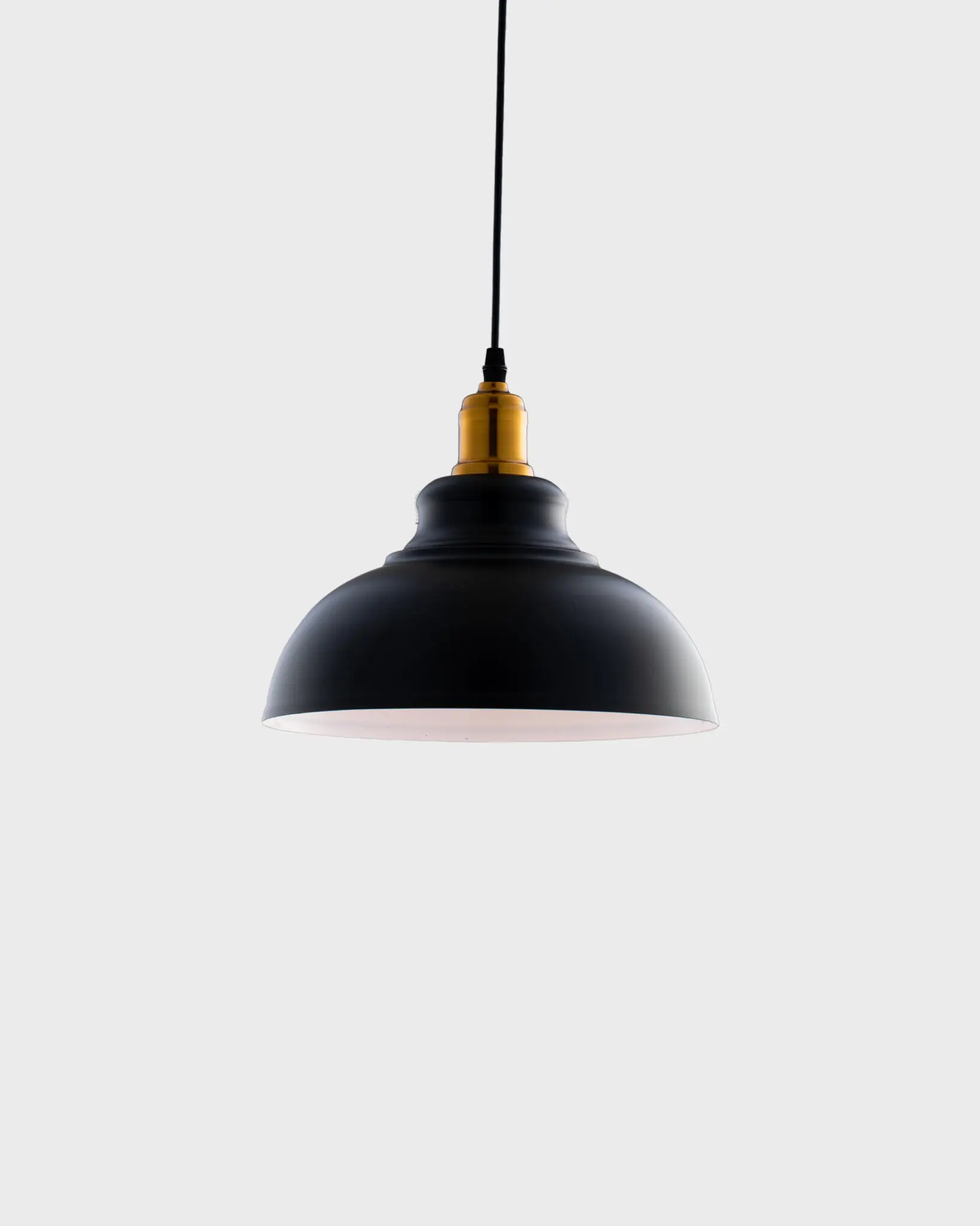 Đèn Thả Trần Chao Sắt Màu Đen Đui Vàng Sang Trọng VRG-CN90