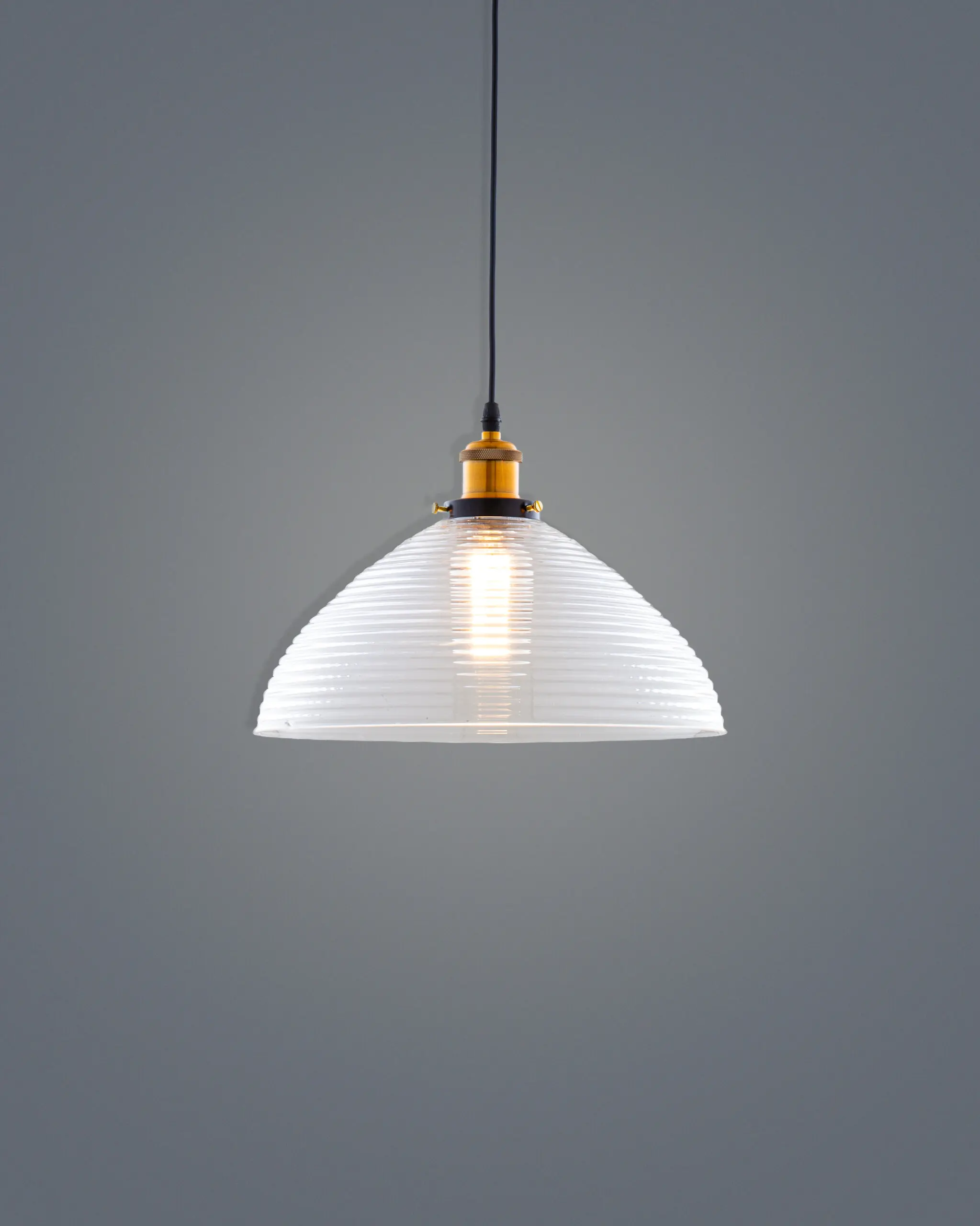 Đèn Thả Chao Thủy Tinh Sọc Ngang Đui Đồng Hiện Đại VRG-T94-V1 1 Đèn Thả Chao Thủy Tinh Sọc Ngang Đui Đồng Hiện Đại VRG-T94-V1