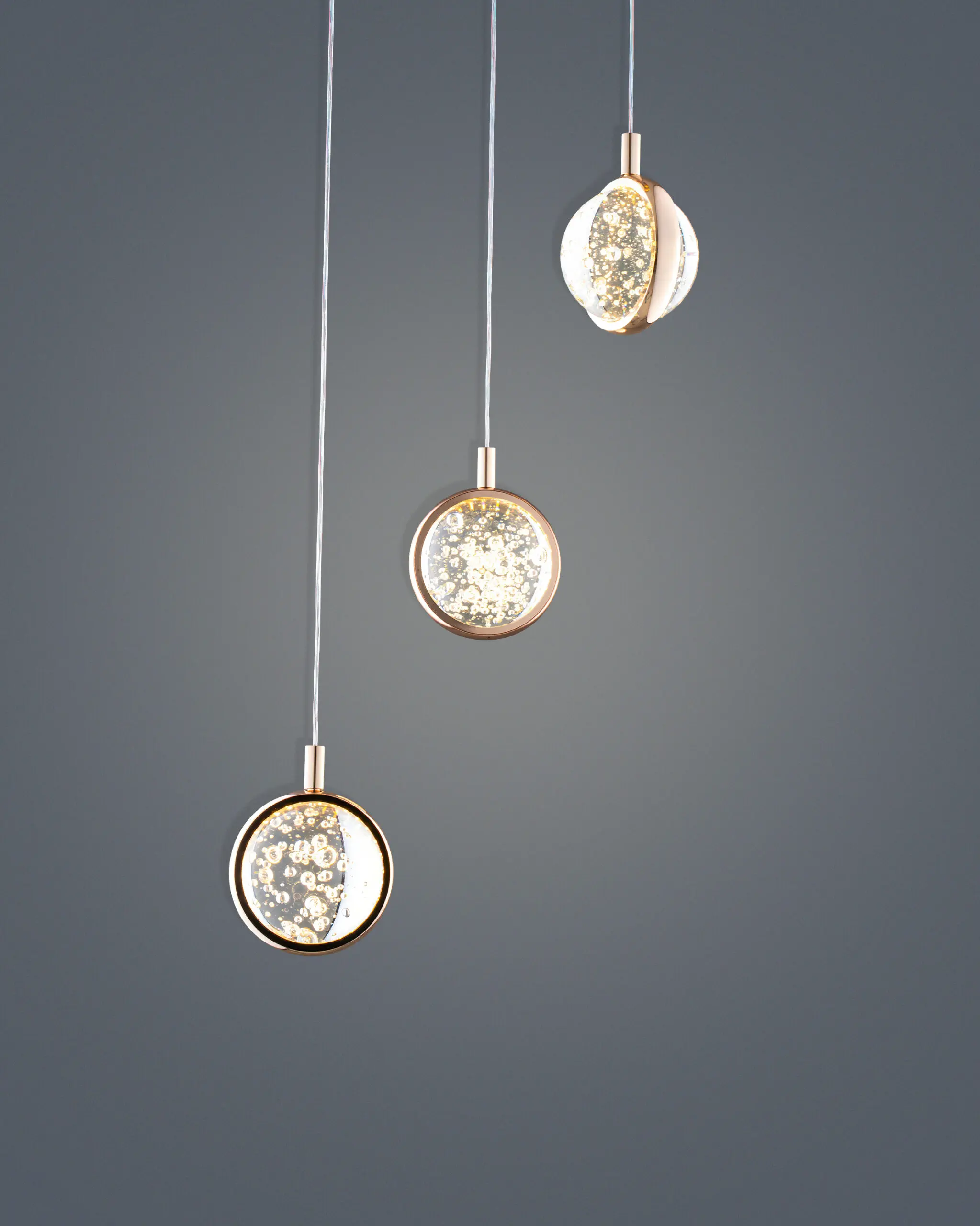 Đèn Thả Pha Lê Quả Cầu Bọt Nước Khung Viền Vàng Hồng Tinh Tế VRG-TH8226