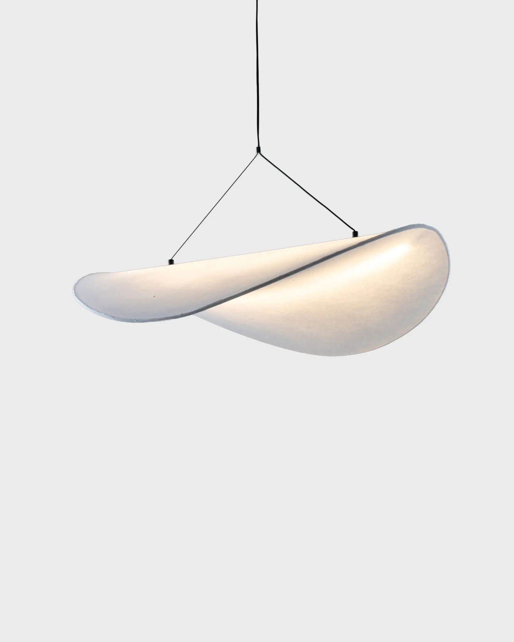 Đèn Thả Trần Dáng "Chiếc Mũ Bay" Uốn Lượn Nghệ Thuật VRG-THD27