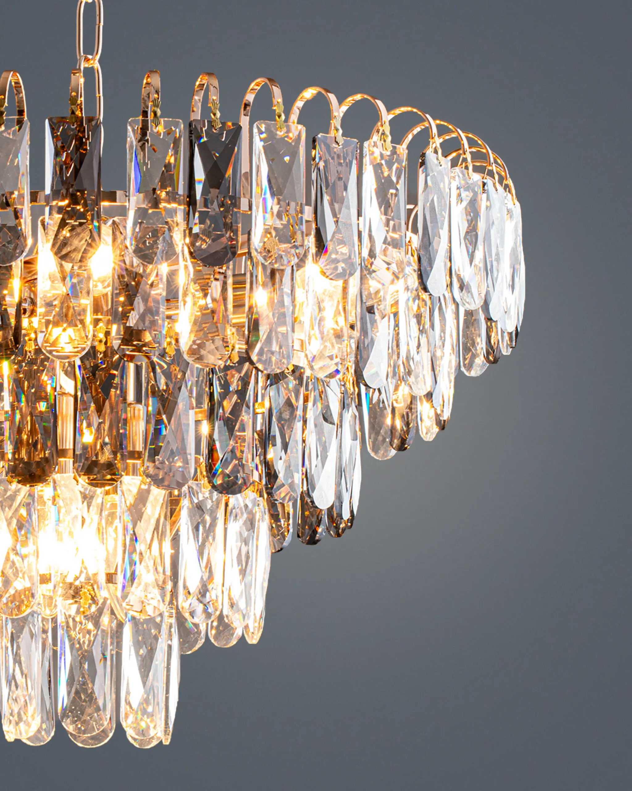 Đèn Chùm Pha Lê Thanh Phân Tầng Hiện Đại Phối Màu Khói Sang Trọng VRG-THD8282 3 Đèn Chùm Pha Lê Thanh Phân Tầng Hiện Đại Phối Màu Khói Sang Trọng VRG-THD8282