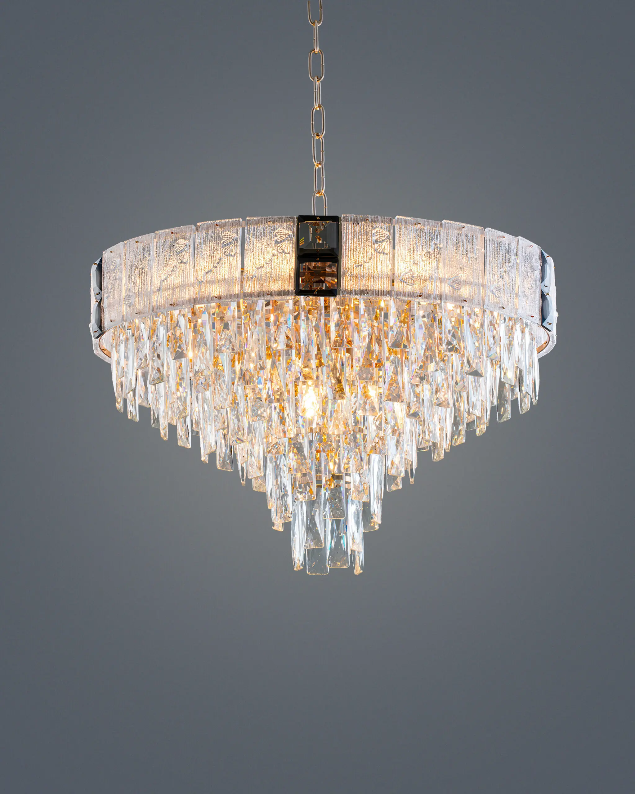 Đèn Chùm Pha Lê Thả Tầng Khung Bạc Phối Điểm Nhấn Đen Hiện Đại VRG-TPL326T600V2 1 Đèn Chùm Pha Lê Thả Tầng Khung Bạc Phối Điểm Nhấn Đen Hiện Đại VRG-TPL326T600V2