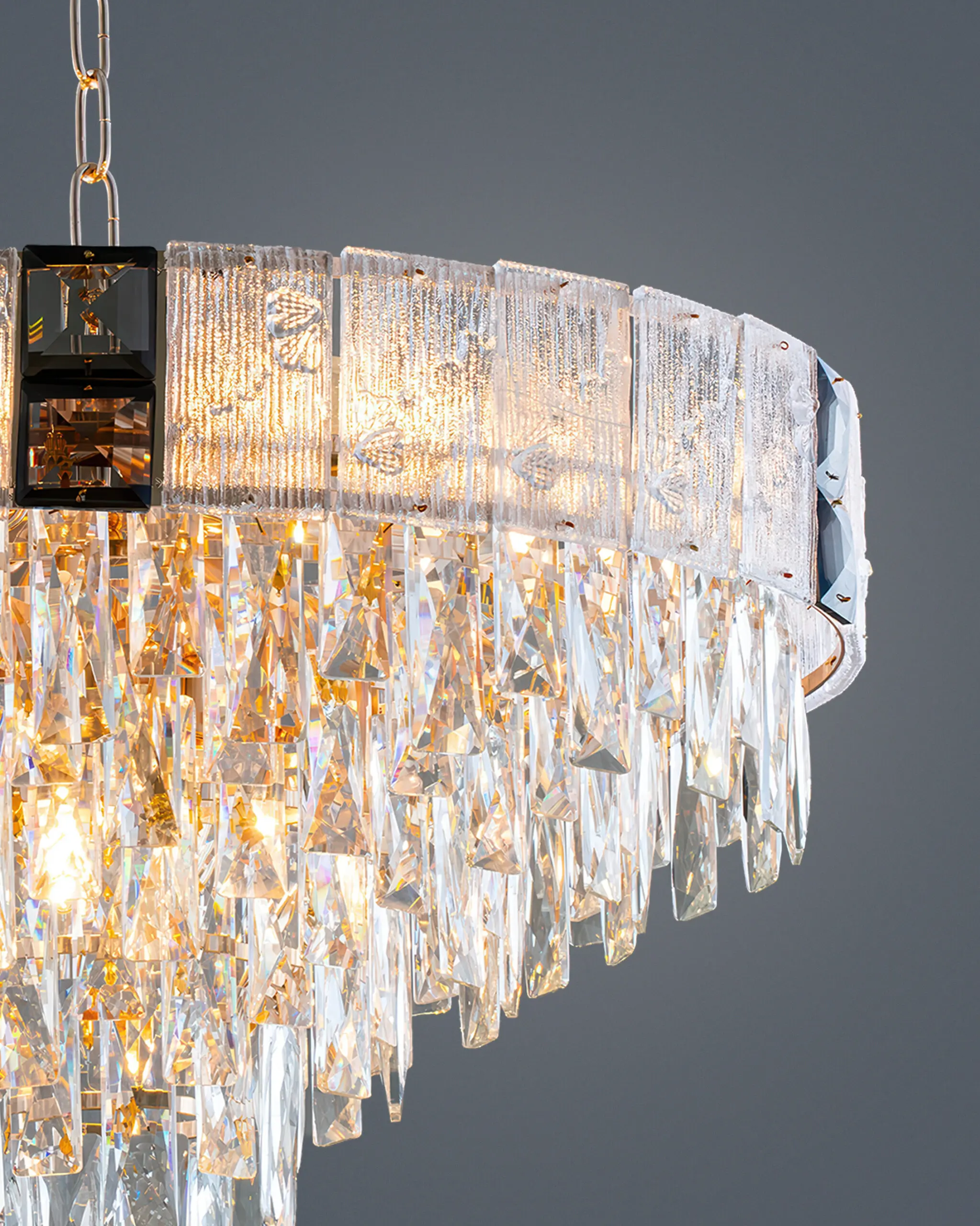 Đèn Chùm Pha Lê Thả Tầng Khung Bạc Phối Điểm Nhấn Đen Hiện Đại VRG-TPL326T600V2 2 Đèn Chùm Pha Lê Thả Tầng Khung Bạc Phối Điểm Nhấn Đen Hiện Đại VRG-TPL326T600V2