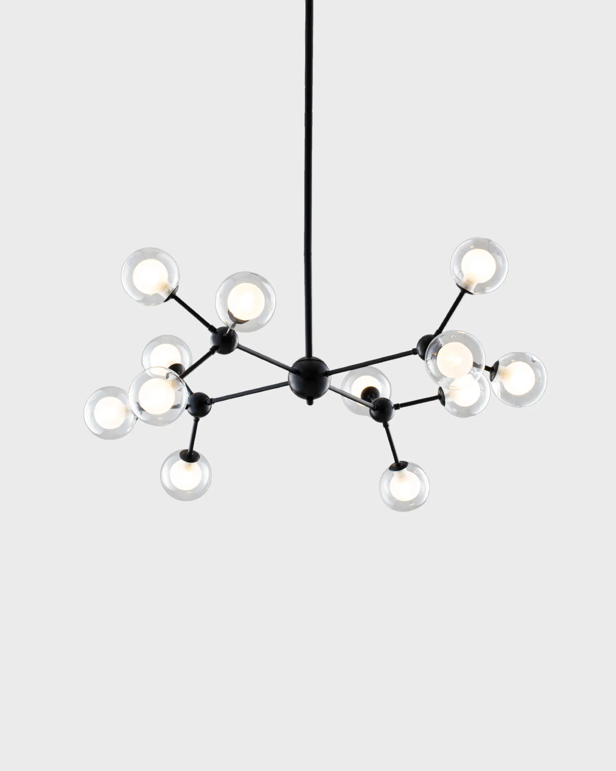 Đèn Chùm Phân Tử 12 Bóng Khung Đen Chao Thủy Tinh Trong VRG-TTK817-12