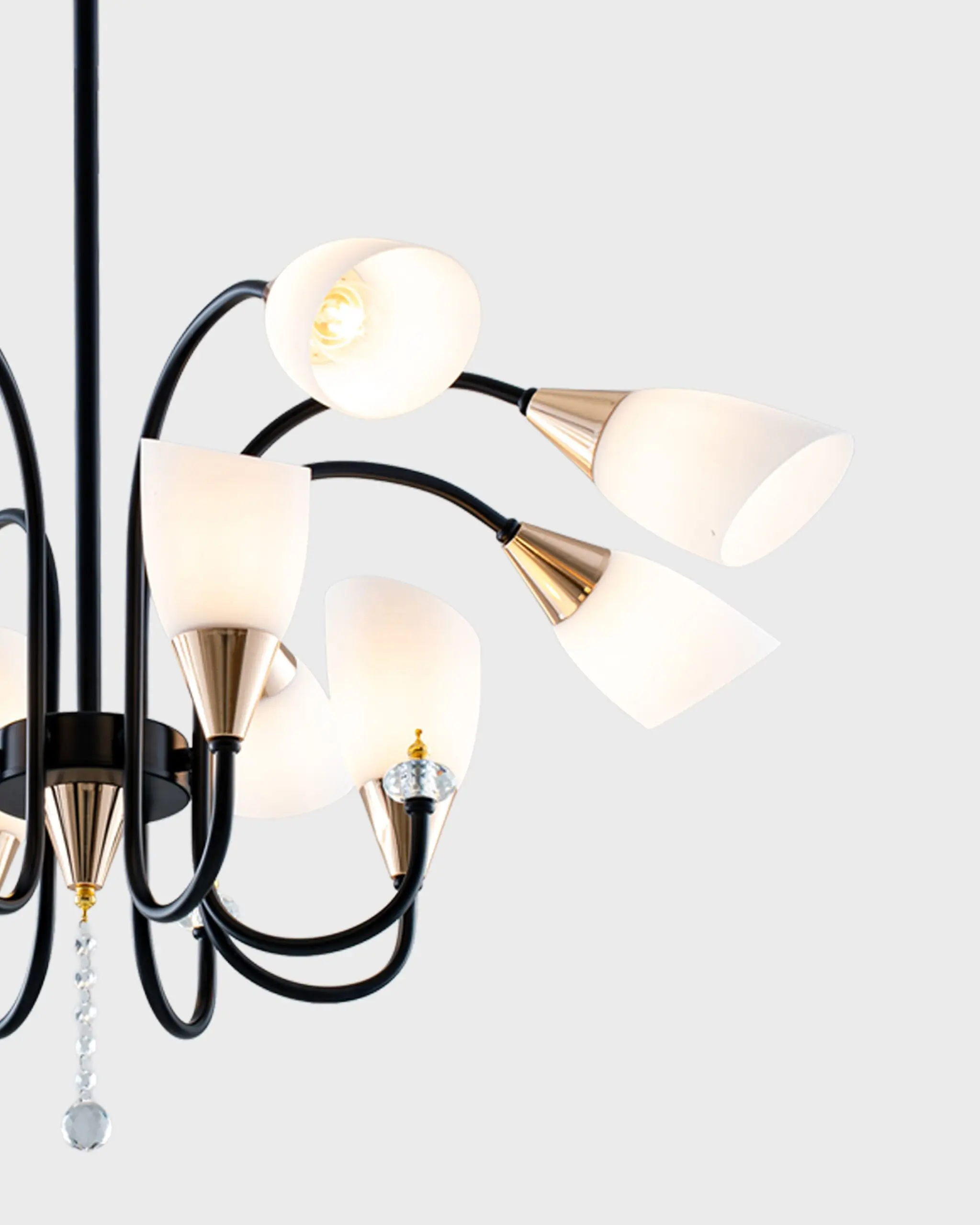 Đèn Chùm Tân Cổ Điển Khung Đen Phối Vàng Chao Thủy Tinh VRG-T-9139-12 3 Đèn Chùm Tân Cổ Điển Khung Đen Phối Vàng Chao Thủy Tinh VRG-T-9139-12