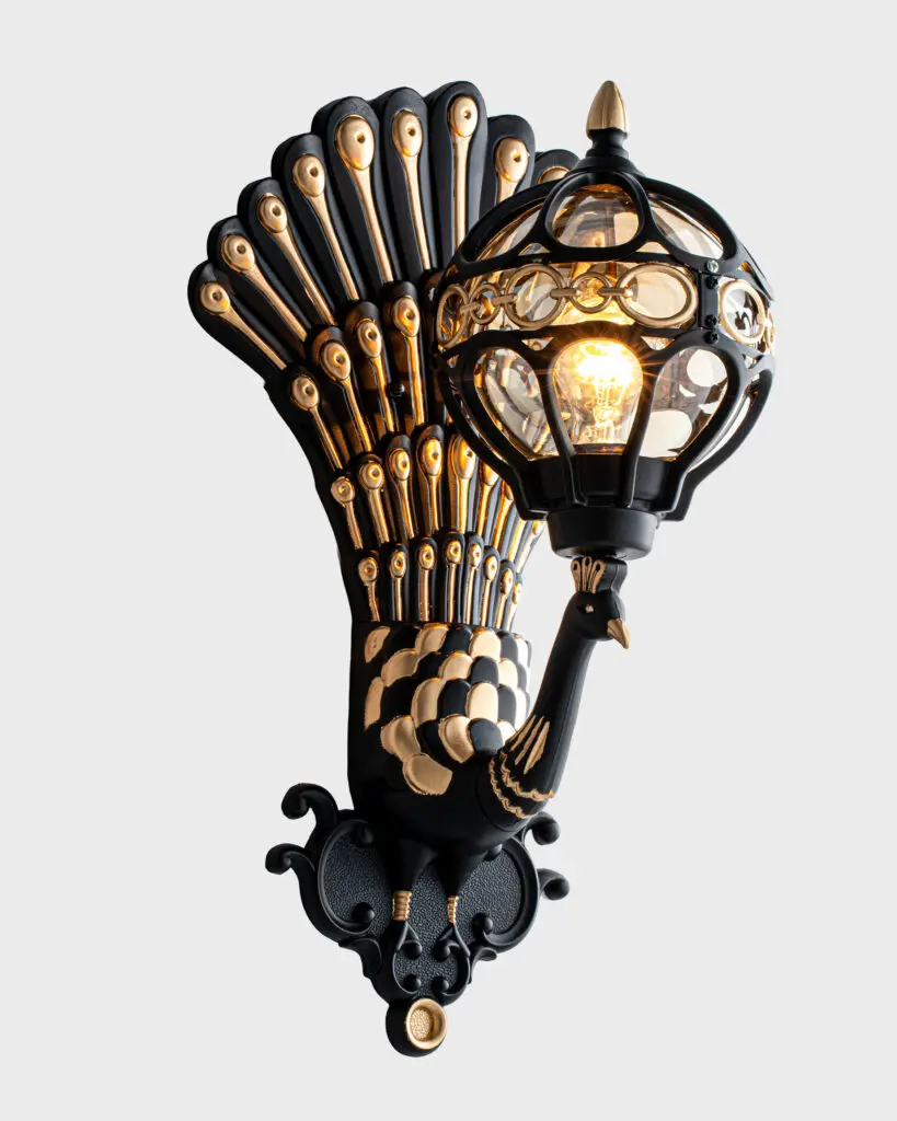 Đèn Tường Họa Tiết Công Tước Pha Lê Đen Vàng Sang Trọng VRG-0180D