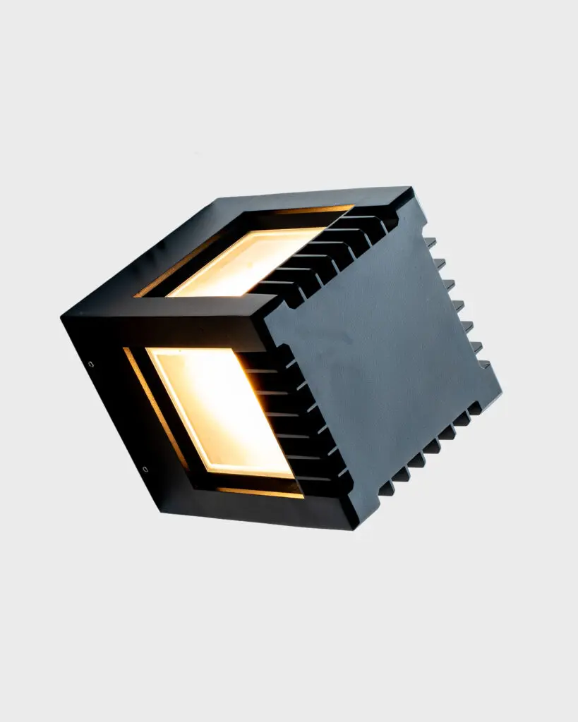 Đèn Tường Vuông Hiện Đại Hợp Kim Nhôm Đen Led Cao Cấp VRG-528A