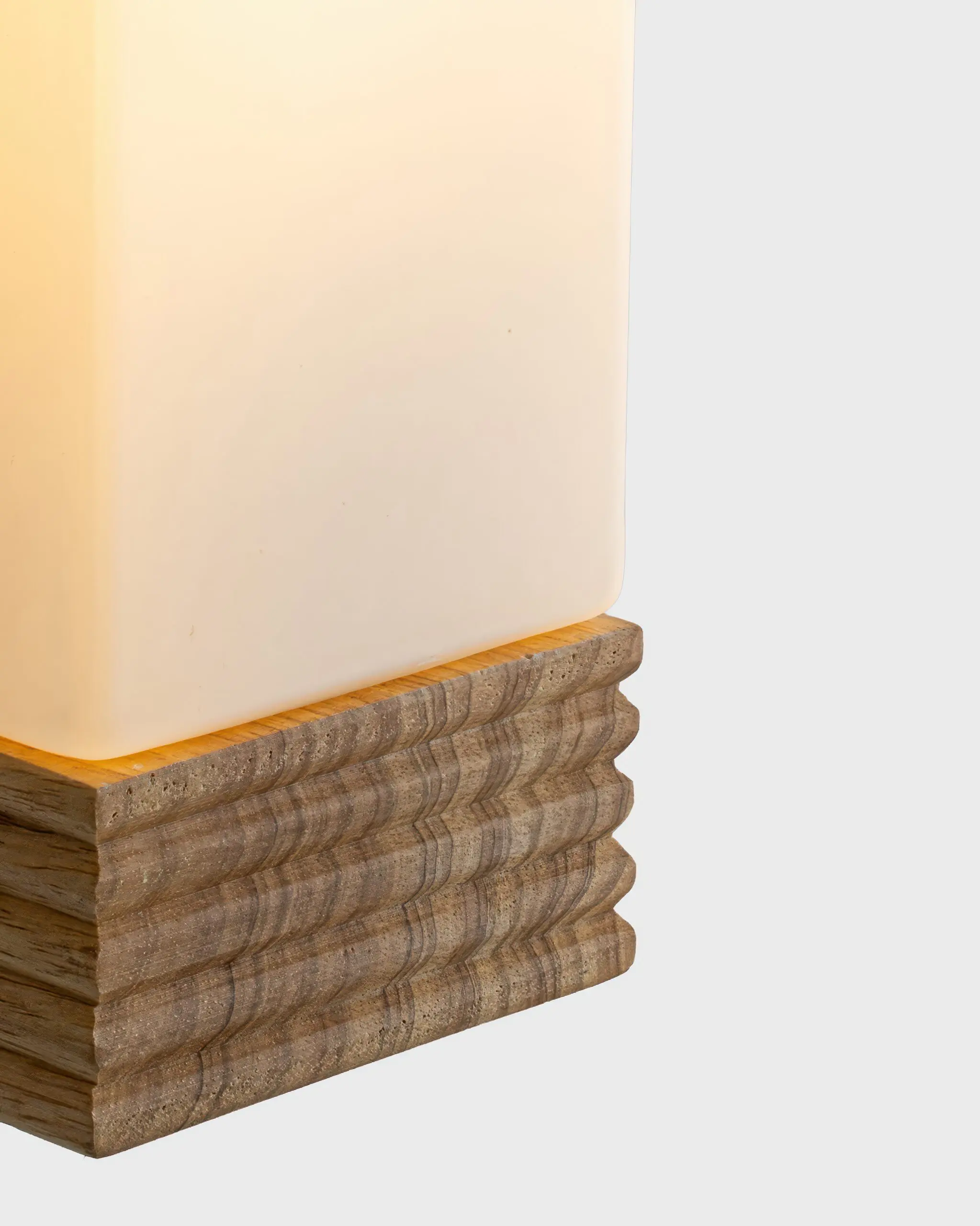 VRG 591 1W 3 scaled Đèn Tường Gỗ Hiện Đại Chao Vuông Đế Xếp Tầng Cao Cấp VRG-591-1W