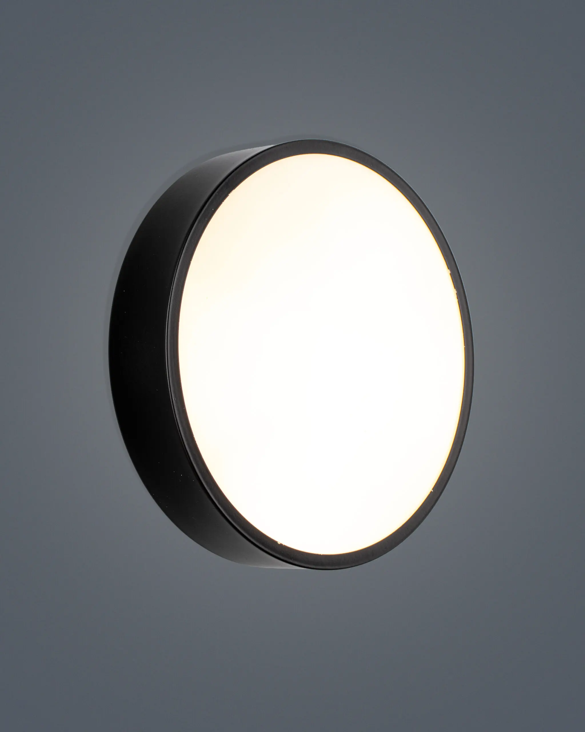 VRG 6725 2 scaled Đèn Ốp Trần Hiện Đại Chất Liệu Hợp Kim Màu Đen Sang Trọng VRG-6725