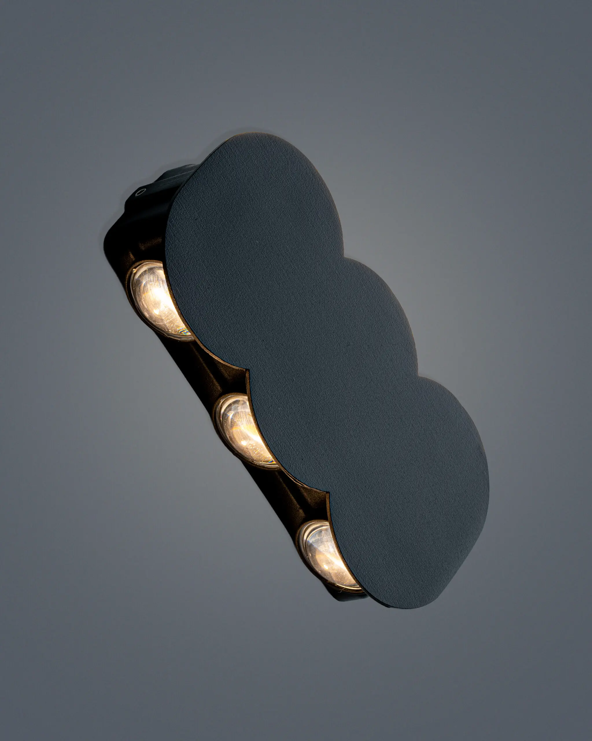 VRG 8102 6 2 scaled Đèn Tường Hiện Đại Hợp Kim Đen Tinh Tế VRG-8102-6