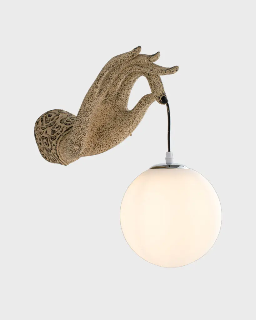 Đèn Tường Hình Tay Độc Đáo Pha Lê Tròn Sang Trọng VRG-GHD