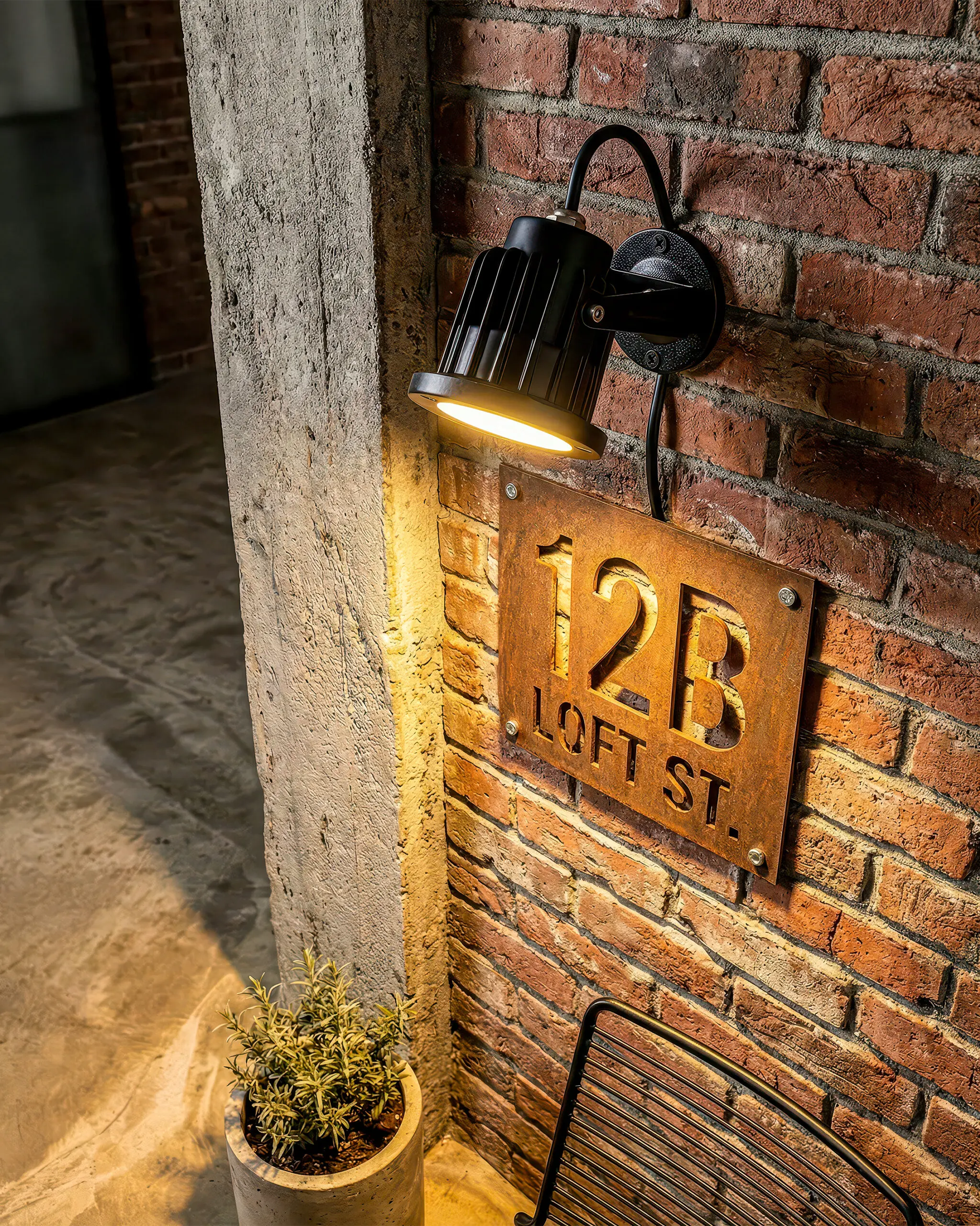 VRG RC04 4 scaled Đèn Tường LED Hiện Đại Hợp Kim Đen Tinh Tế VRG-RC04