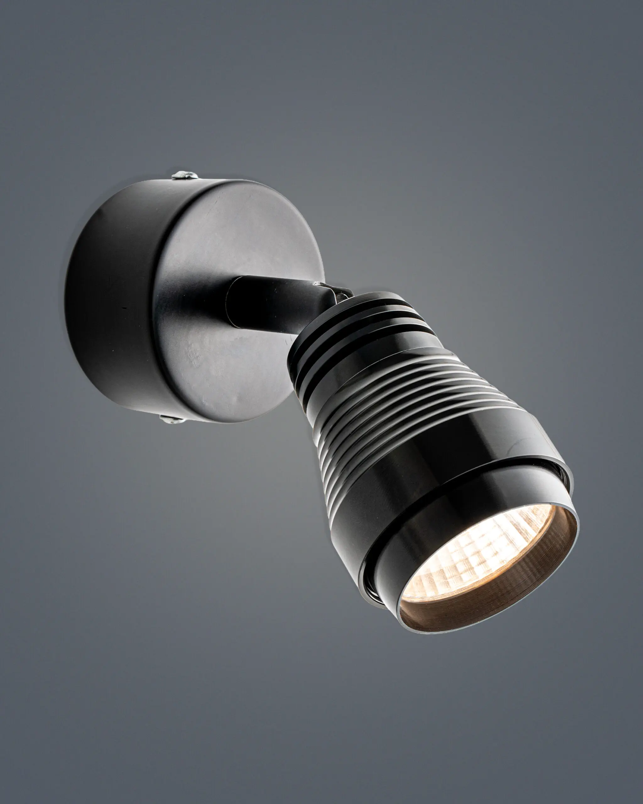 VRG RO1403 2 scaled Đèn Tường LED Hiện Đại Hợp Kim Đen Tối Giản Sang Trọng VRG-RO1403