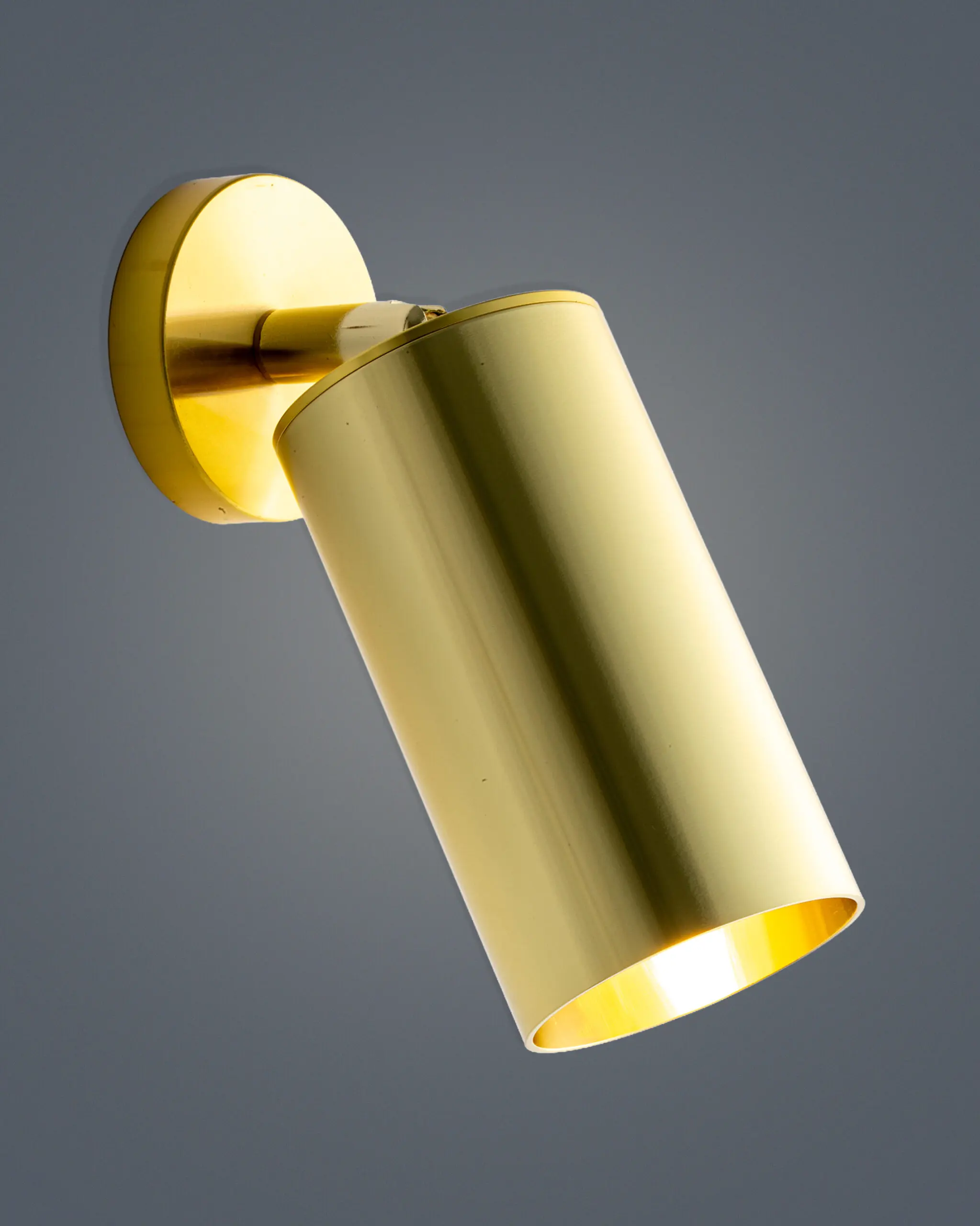 VRG RO1420A 2 scaled Đèn Tường Đồng Hiện Đại Màu Vàng Sang Trọng Kiểu Dáng Tròn VRG-RO1420A