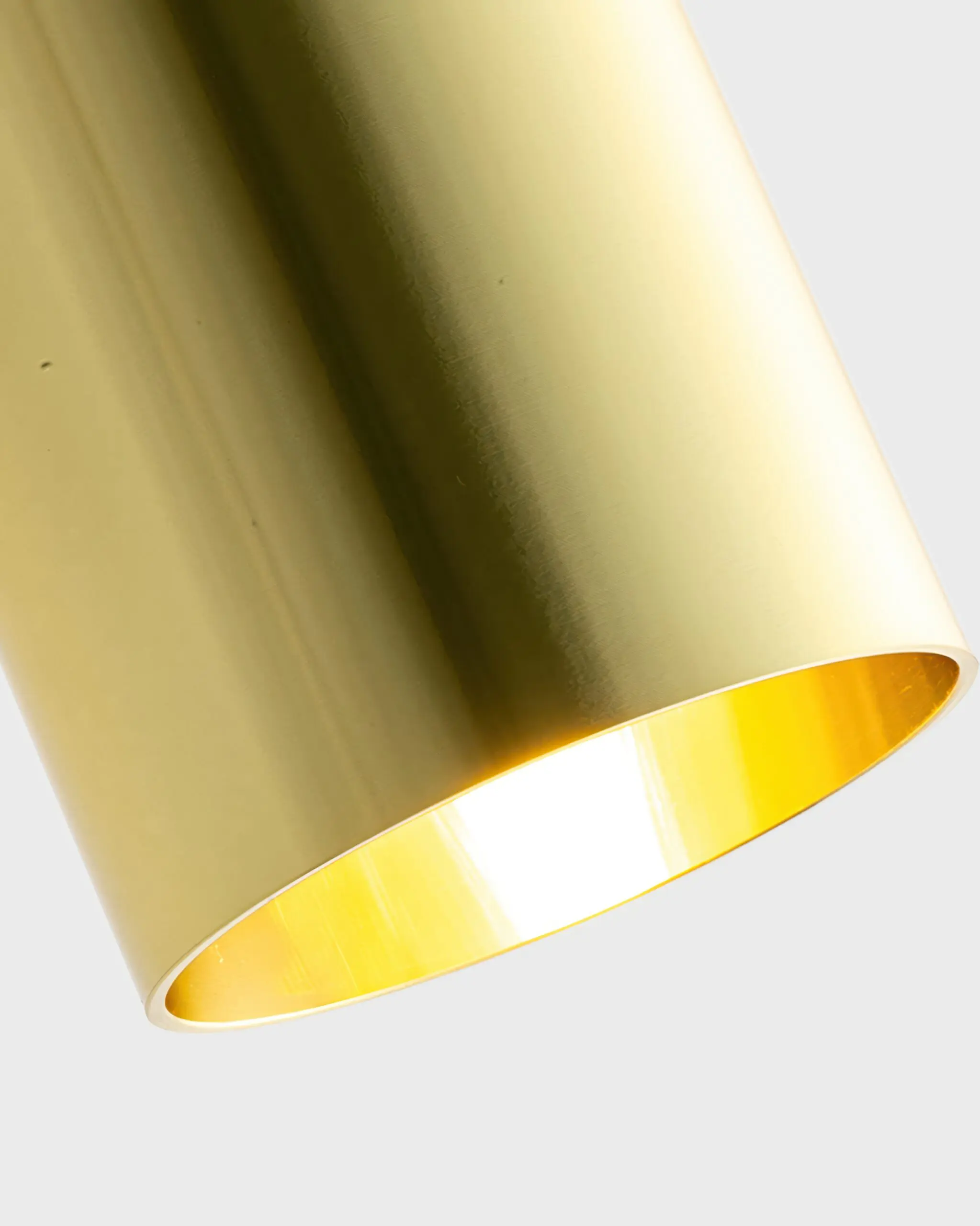 VRG RO1420A 3 scaled Đèn Tường Đồng Hiện Đại Màu Vàng Sang Trọng Kiểu Dáng Tròn VRG-RO1420A