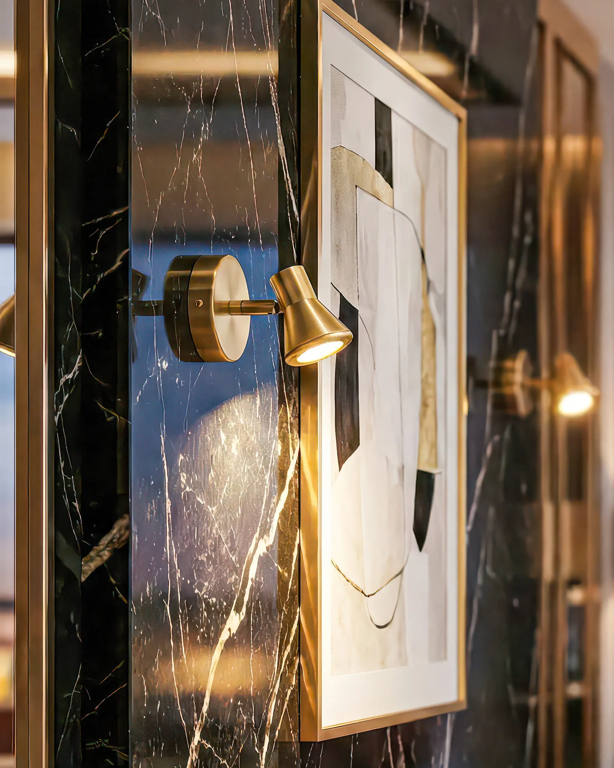 VRG RT5879T1 4 scaled Đèn Tường Đồng Hiện Đại Hình Chóp Vàng Sang Trọng VRG-RT5879T1