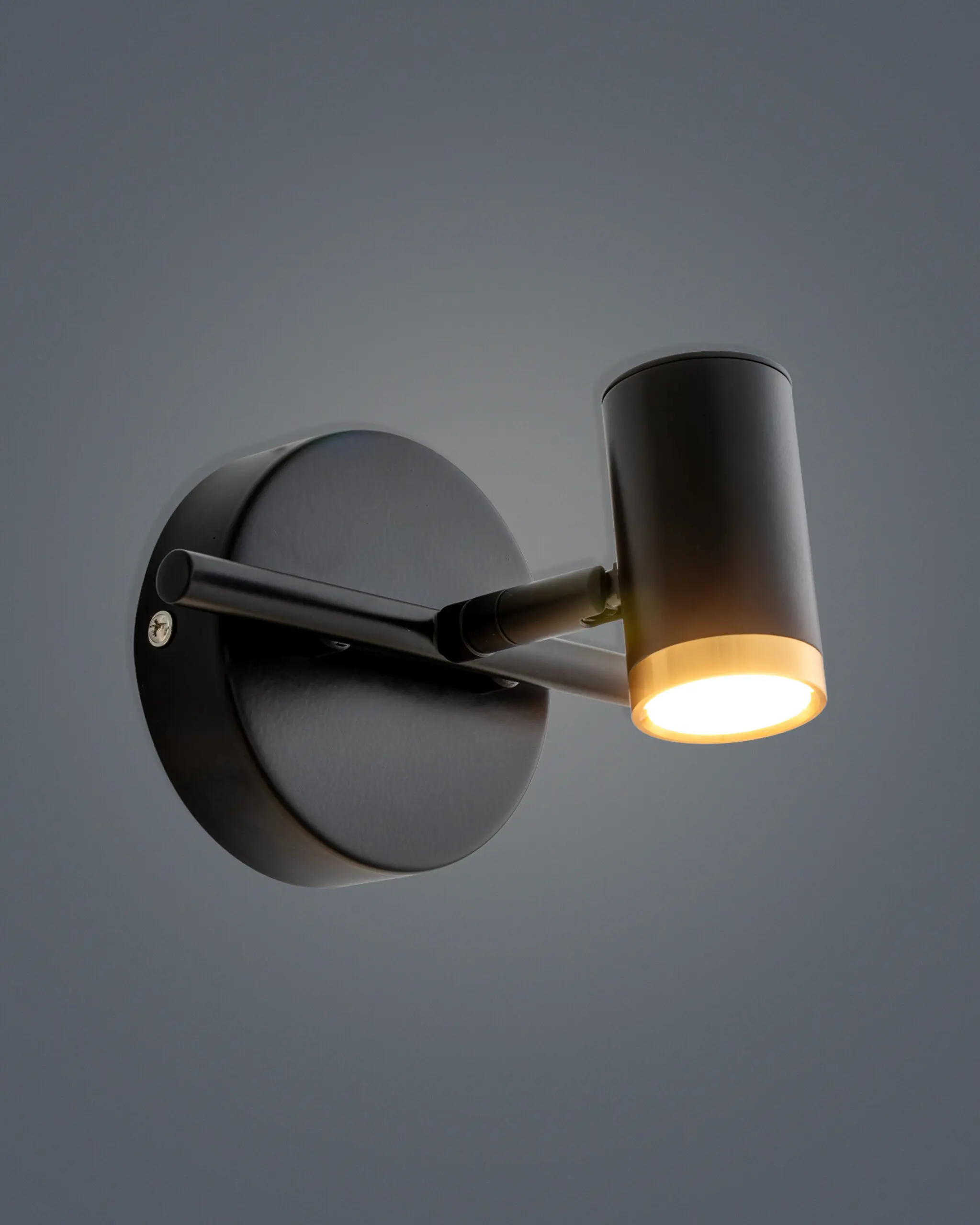 VRG RT91 2 scaled Đèn Tường LED Hiện Đại Hợp Kim Đen Đầu Xoay Minimalist VRG-RT91