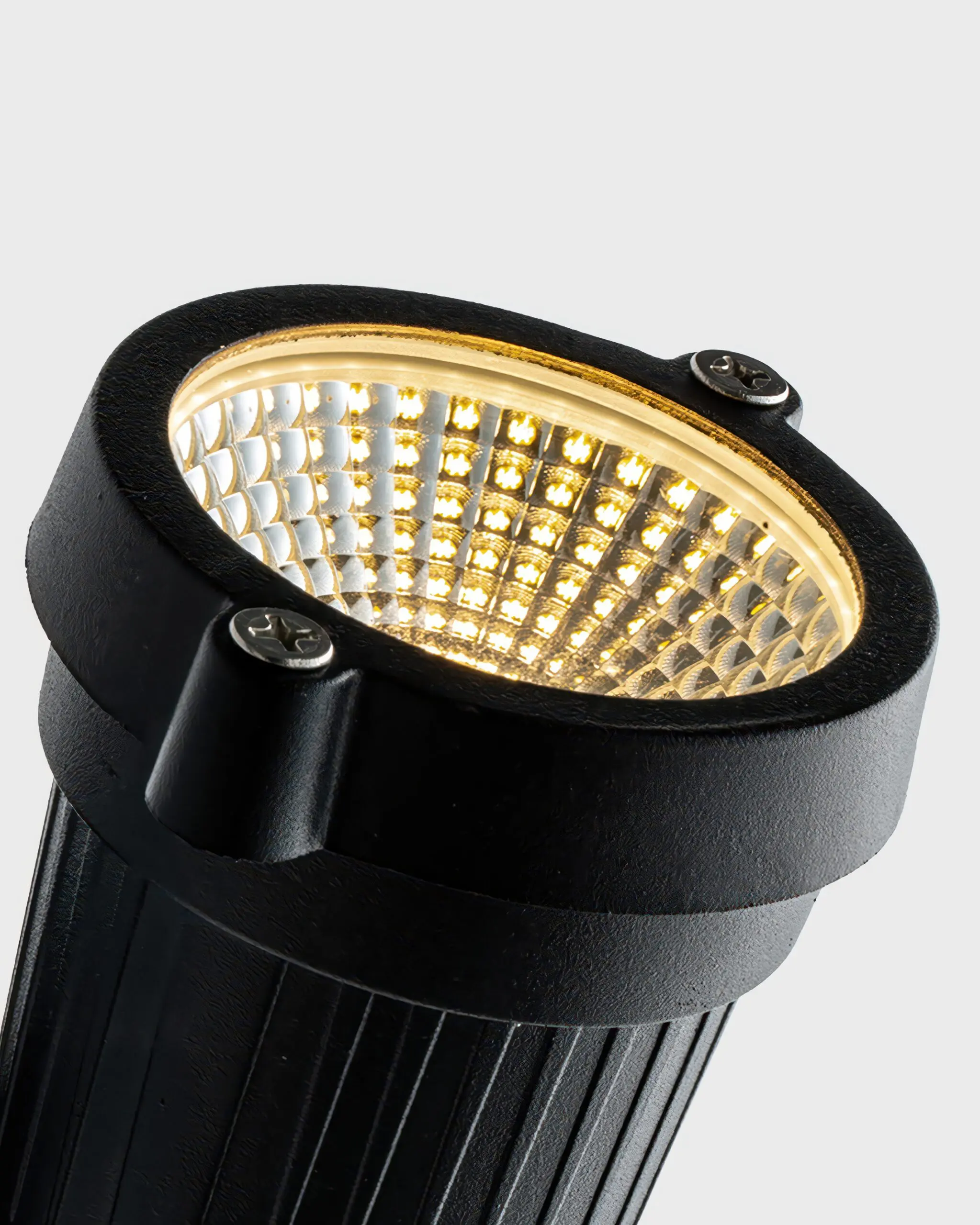 VRG SV1502 3 scaled Đèn Tường LED Hiện Đại Hợp Kim Màu Đen Kiểu Dáng Độc Đáo VRG-SV1502