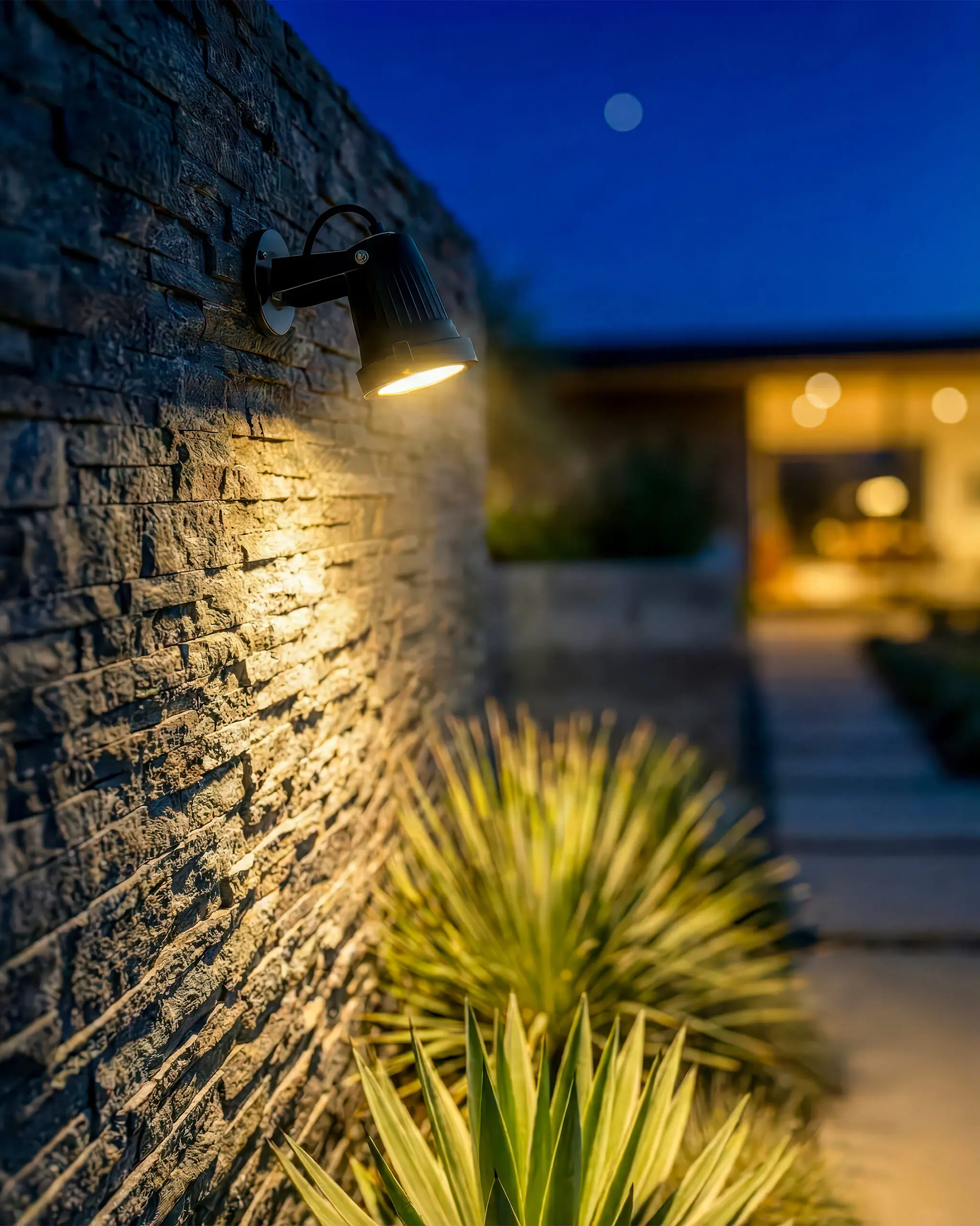 VRG SV1502 4 scaled Đèn Tường LED Hiện Đại Hợp Kim Màu Đen Kiểu Dáng Độc Đáo VRG-SV1502