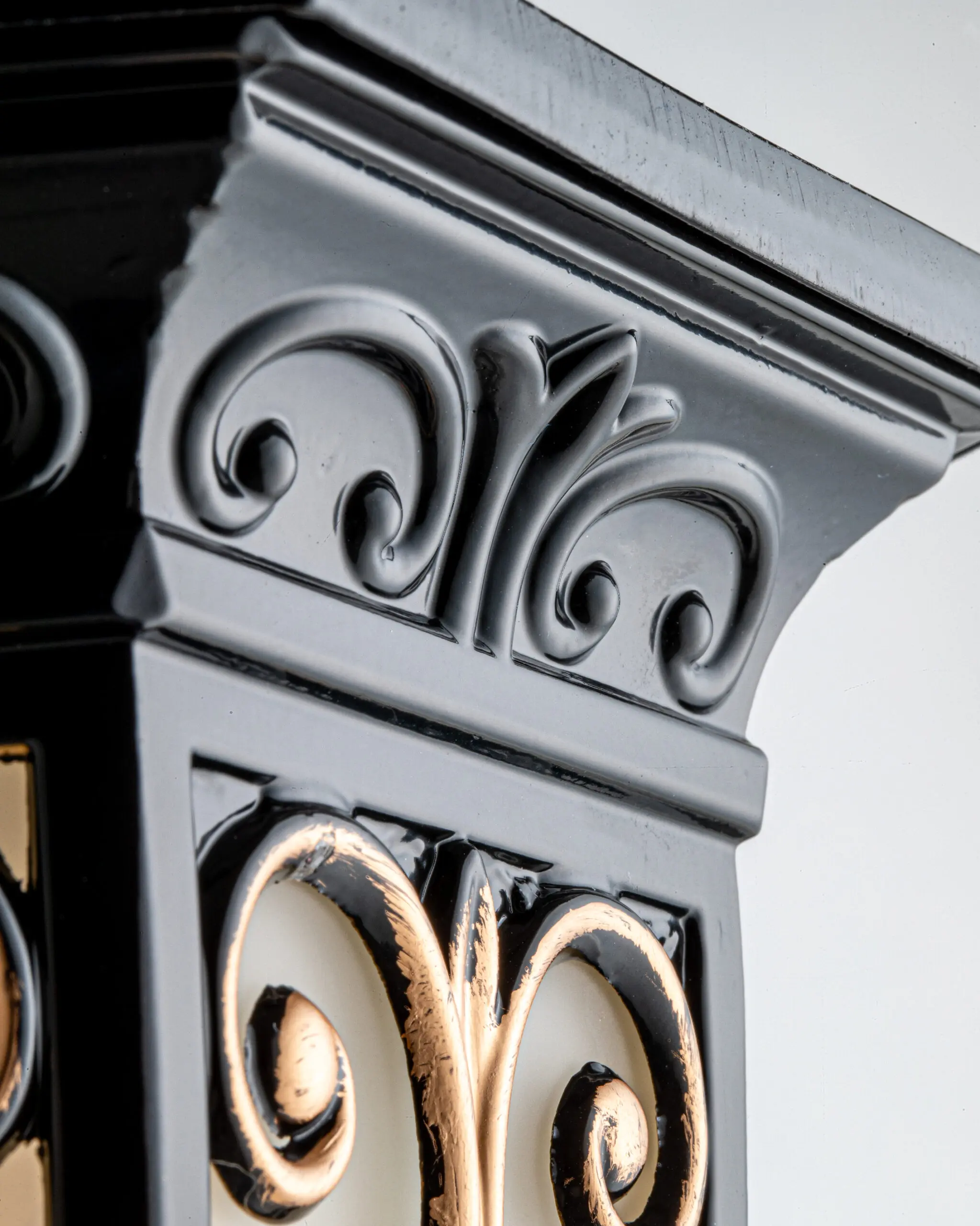 VRG TD175 5 scaled Đèn Tường Đồng Cổ Điển Sang Trọng Màu Đen Trang Nhã VRG-TD175