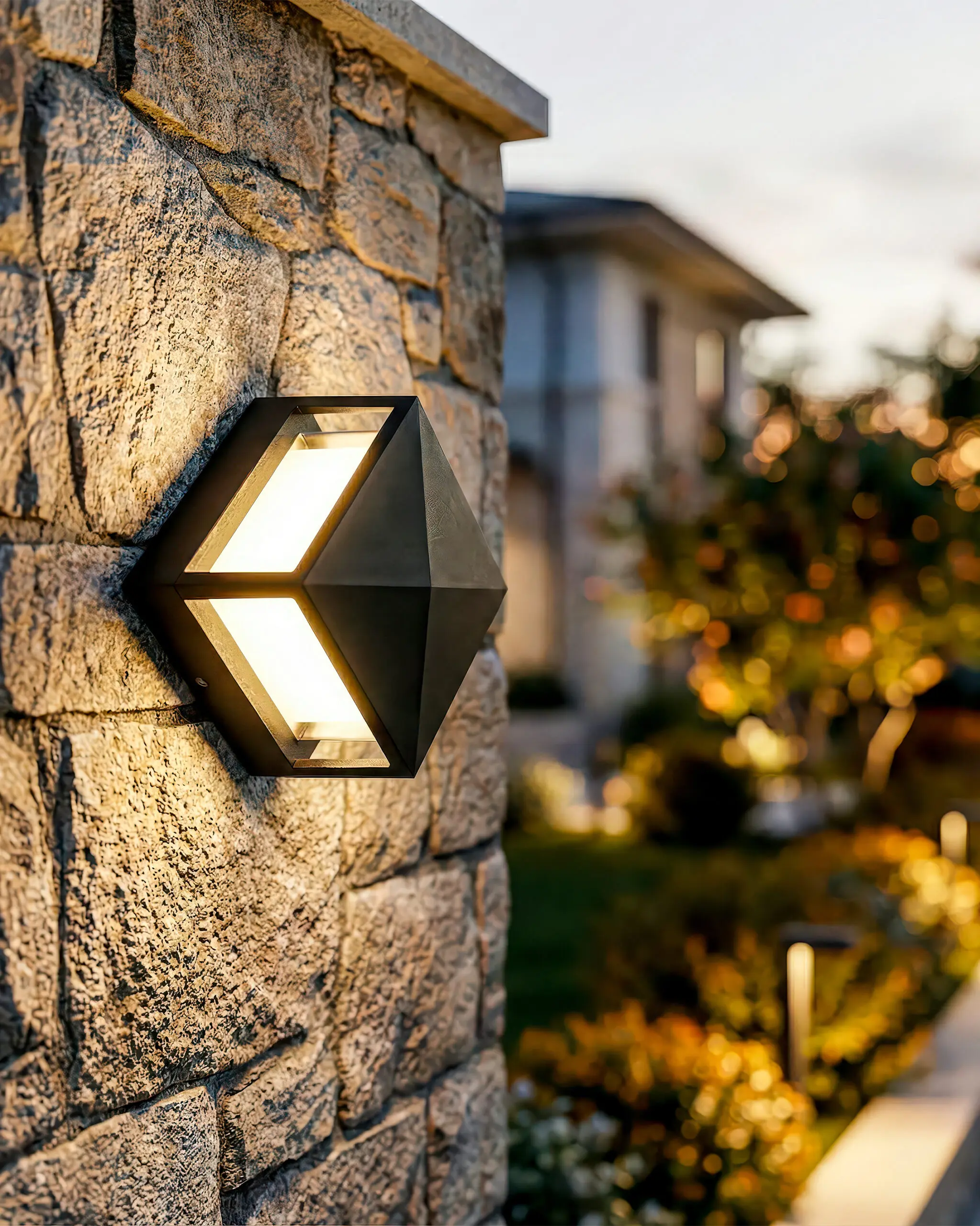 VRG TR224 3 scaled Đèn Trụ Cổng Hiện Đại Hợp Kim Hình Khối Sang Trọng VRG-TR224