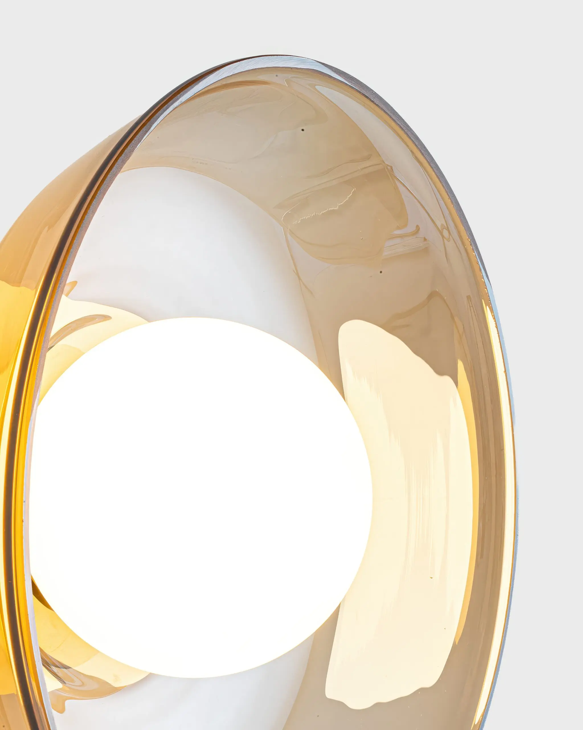 Đèn Tường Thủy Tinh Hiện Đại Màu Vàng Sang Trọng VRG-TT67