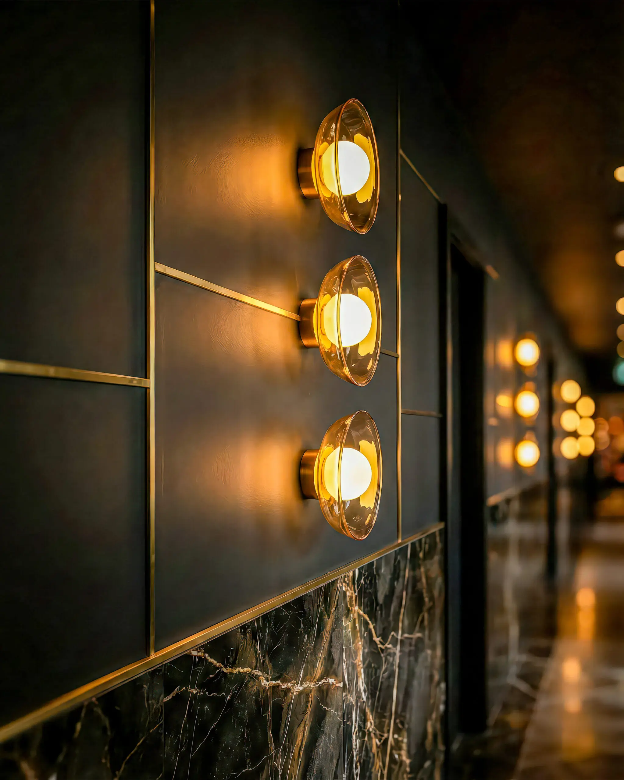 Đèn Tường Thủy Tinh Hiện Đại Màu Vàng Sang Trọng VRG-TT67