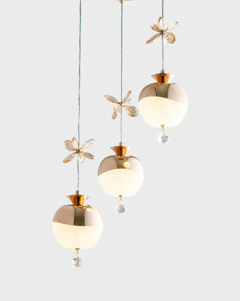 Đèn Thả Pha Lê Sang Trọng Hình Quả Táo Màu Vàng Gold Độc Đáo VRG-V1606