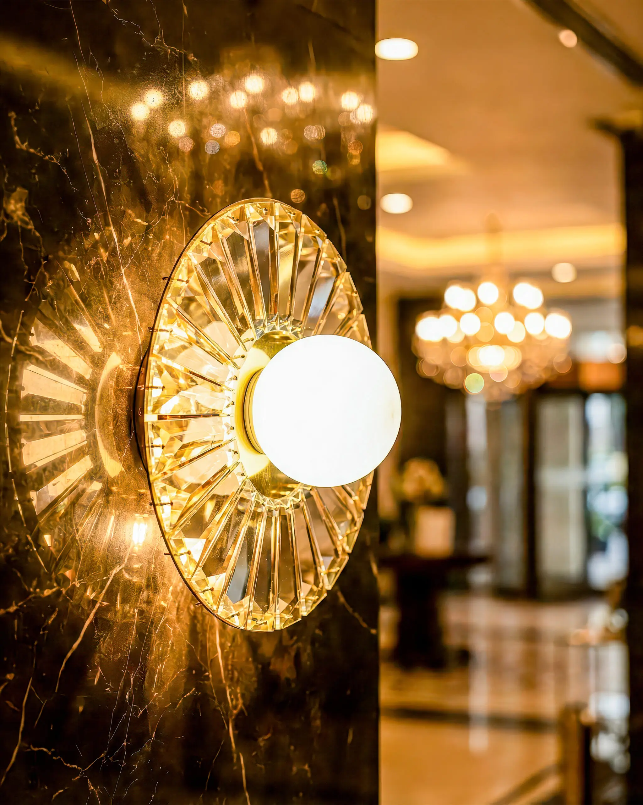 Đèn Tường Pha Lê Vàng Sang Trọng Thiết Kế Đẹp Mặt Trời VRG-V862