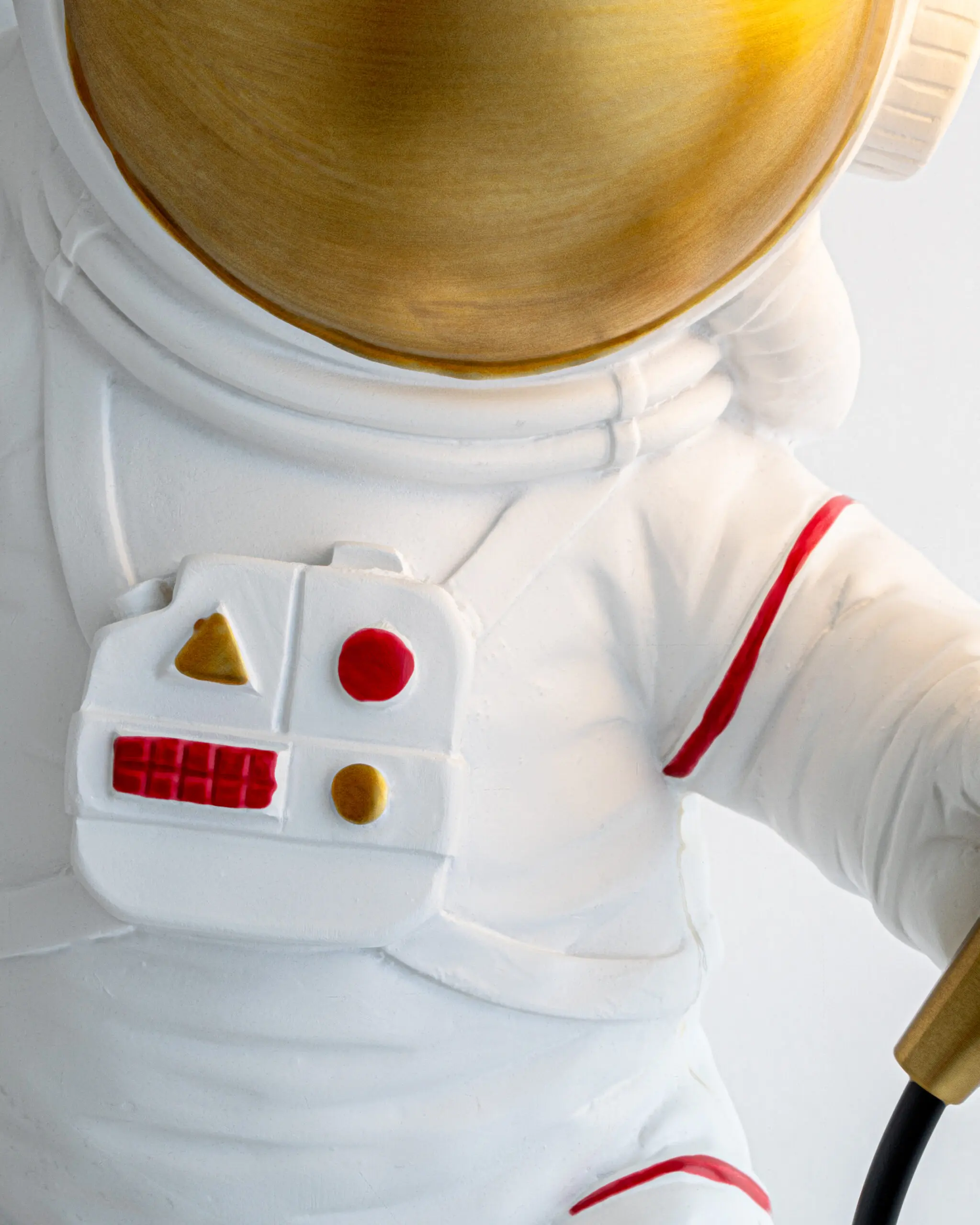 VRG V9276 4 scaled Đèn Tường Hình Phi Hành Gia Pha Lê Tròn Trắng Sang Trọng VRG-V9276