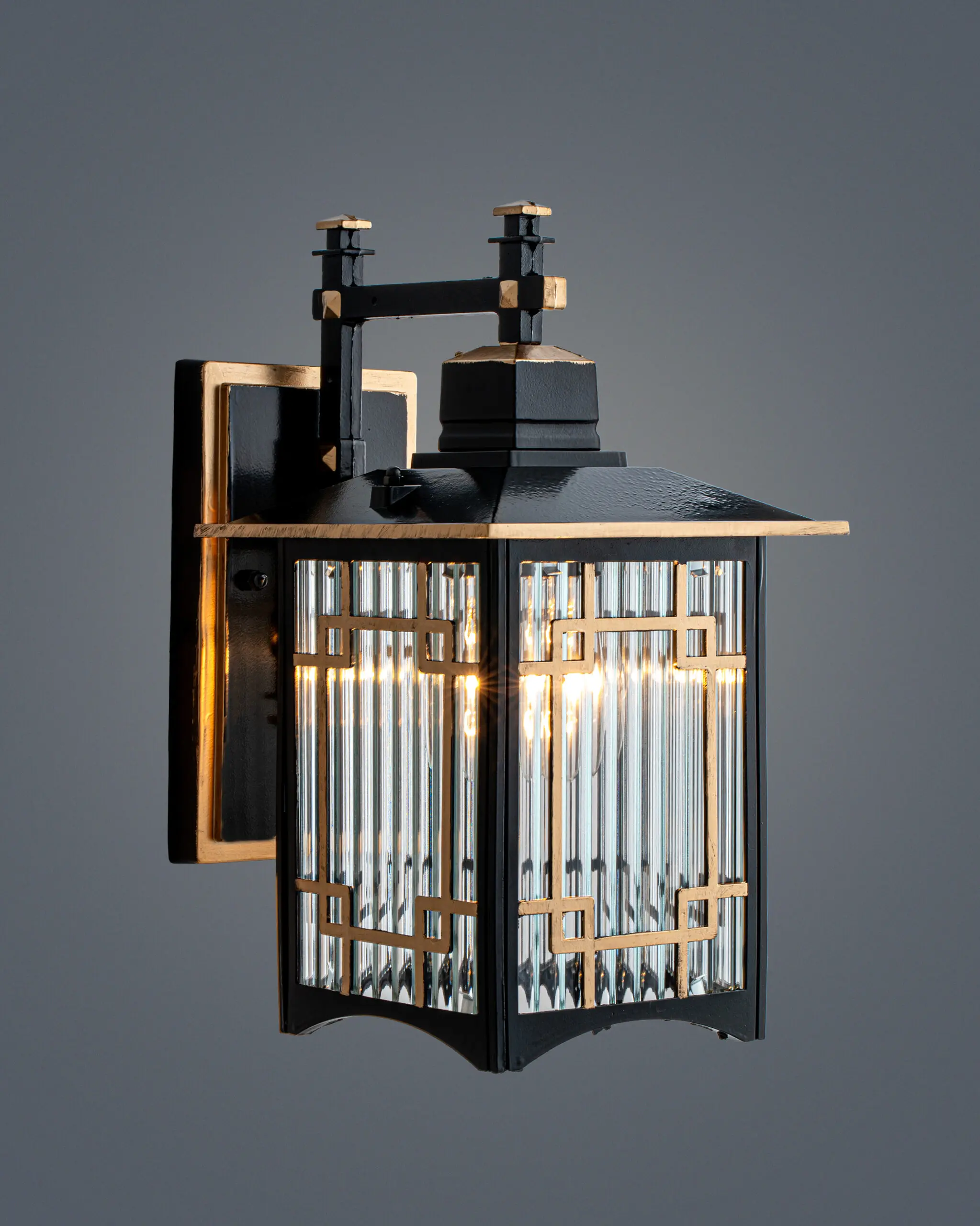 VRG VC1286 G 2 scaled Đèn Tường Cổ Điển Pha Lê Hình Chóp Màu Đen Đẳng Cấp VRG-VC1286