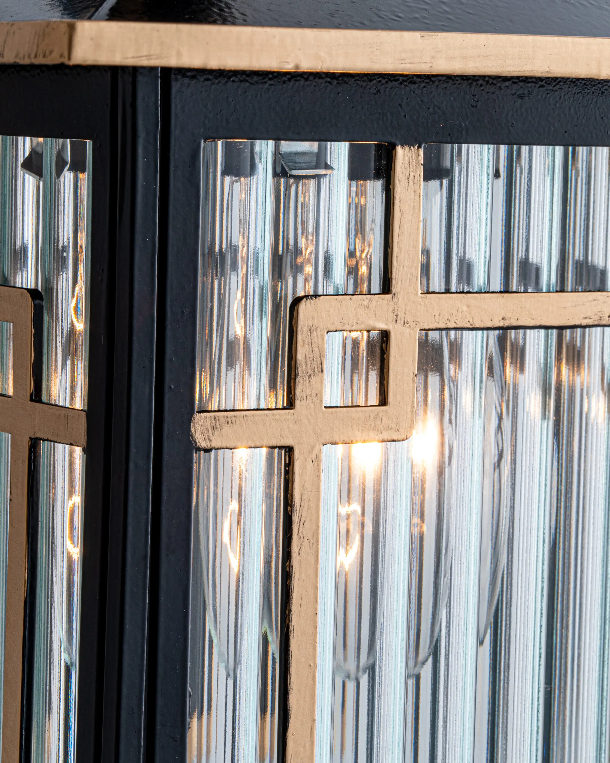 VRG VC1286 G 4 scaled Đèn Tường Cổ Điển Pha Lê Hình Chóp Màu Đen Đẳng Cấp VRG-VC1286