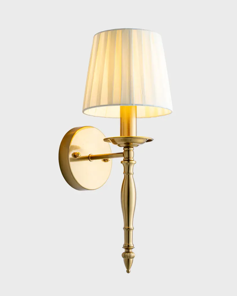 Đèn Tường Đồng Sang Trọng Hình Chóp Vải Trắng Phong Cách Cổ Điển VRG-VDC04