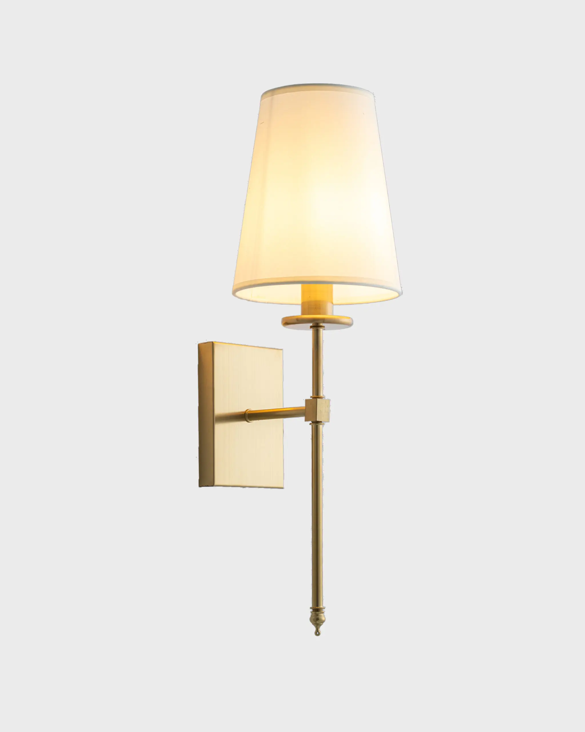 Đèn Tường Đồng Cổ Điển Chất liệu Đồng Hình dáng Vuông Màu Vàng Sang trọng VRG-VDN552