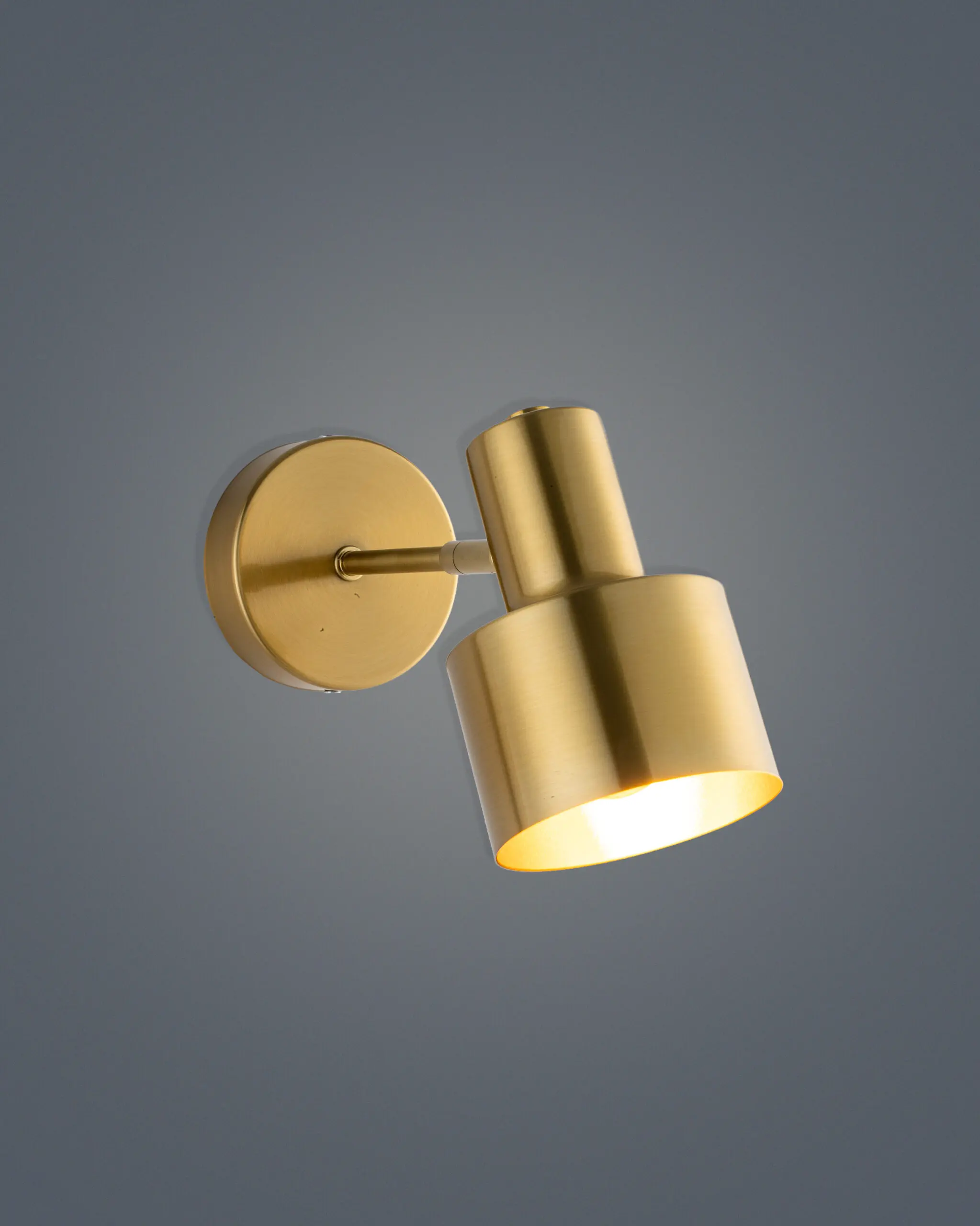 VRG VK39B 2 scaled Đèn Tường Hiện Đại Hợp Kim Màu Vàng Sung Sang Trọng VRG-VK39B