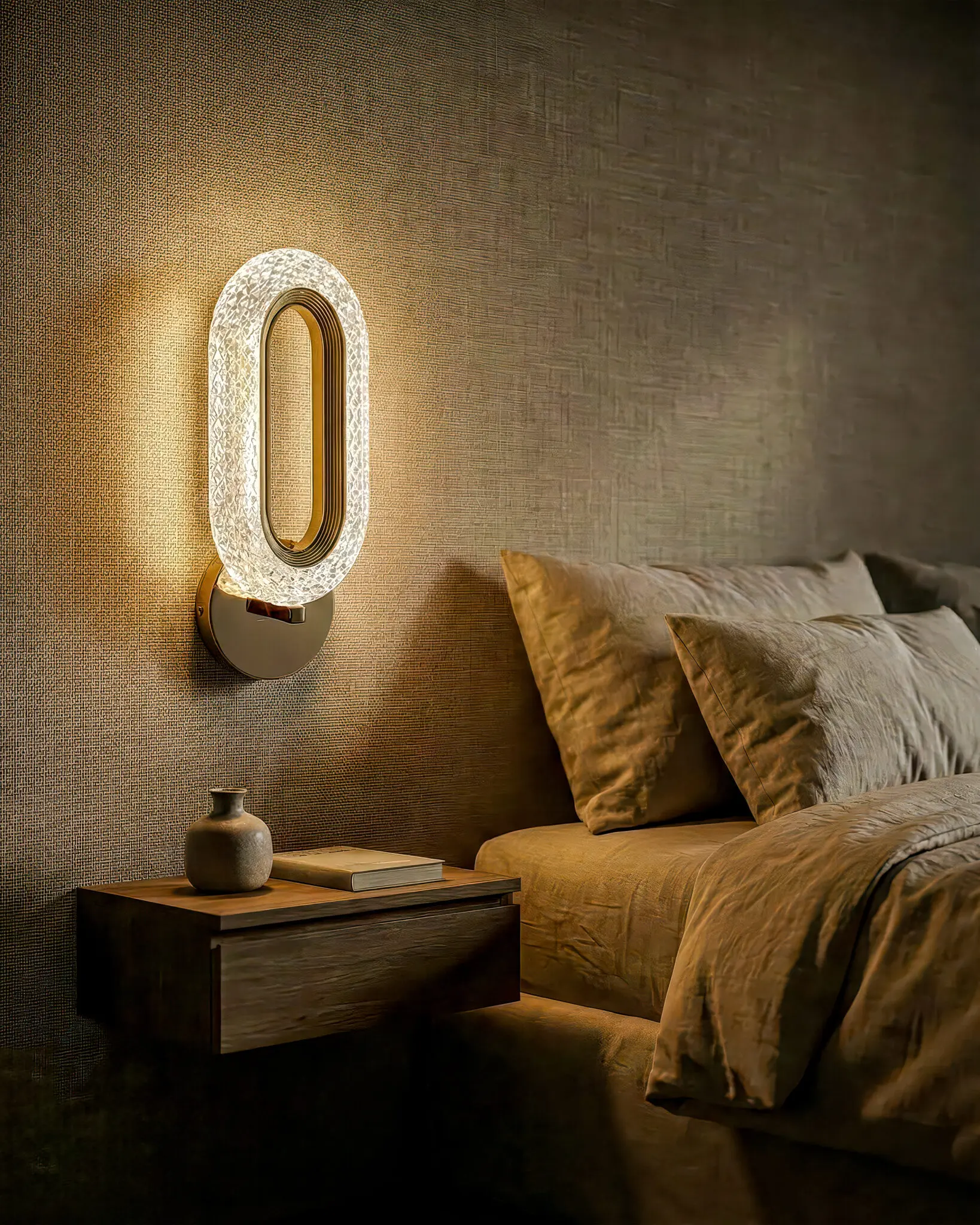 Đèn Tường Pha Lê Hiện Đại Hình Oval Bạc Cổ Điển VRG-VL10267