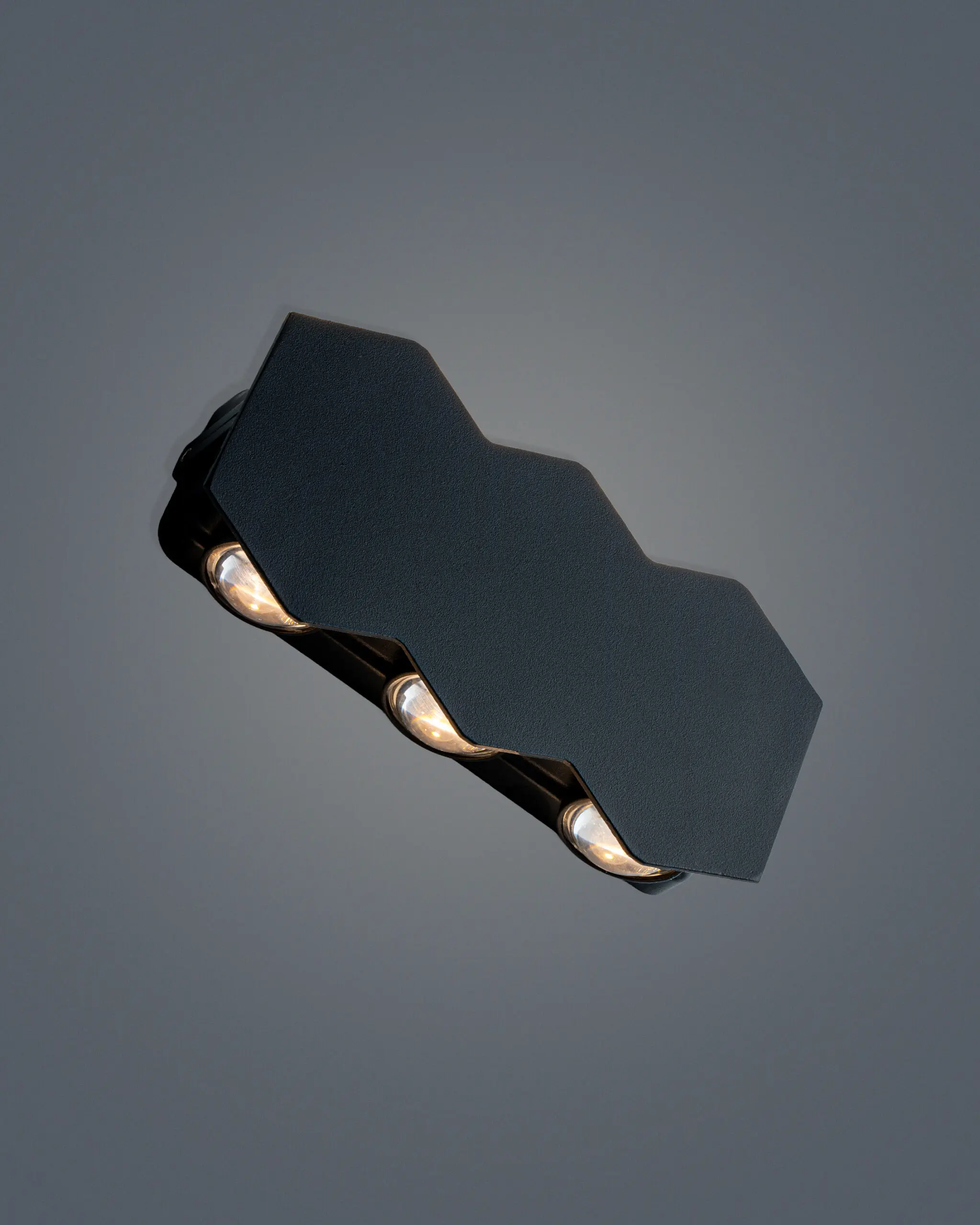 VRG VL8101 6 2 scaled Đèn Tường Hiện Đại Hợp Kim Màu Đen Tinh Tế VRG-VL8101-6