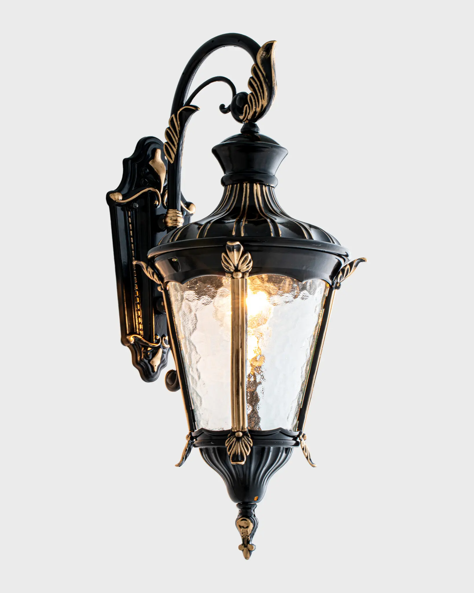 Đèn Tường Cổ Điển Từ Hợp Kim Đen Vàng Sang Trọng VRG-VNT017S