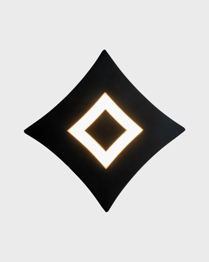 Đèn Tường Hiện Đại Hợp Kim Đen Hình Thoi Sang Trọng VRG-VNT046B