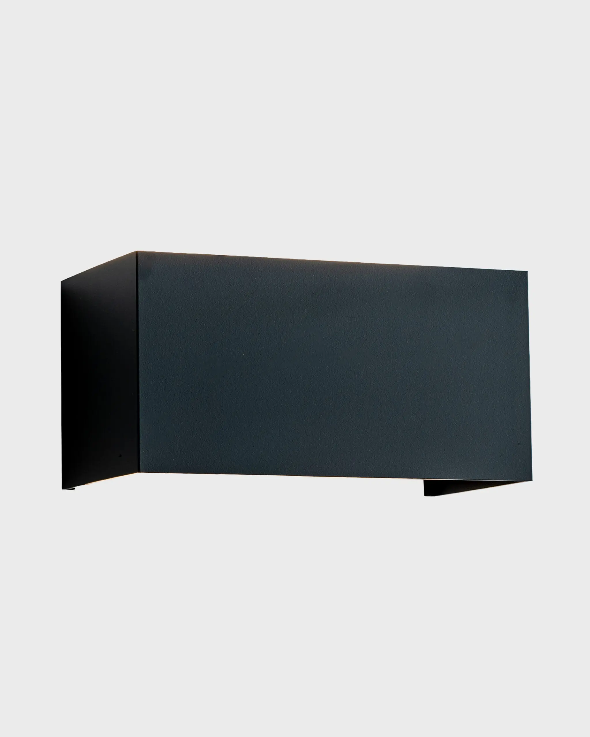 Đèn Tường LED Hiện Đại Hợp Kim Khối Chữ Nhật Màu Đen Matte VRG-VNT44-2B