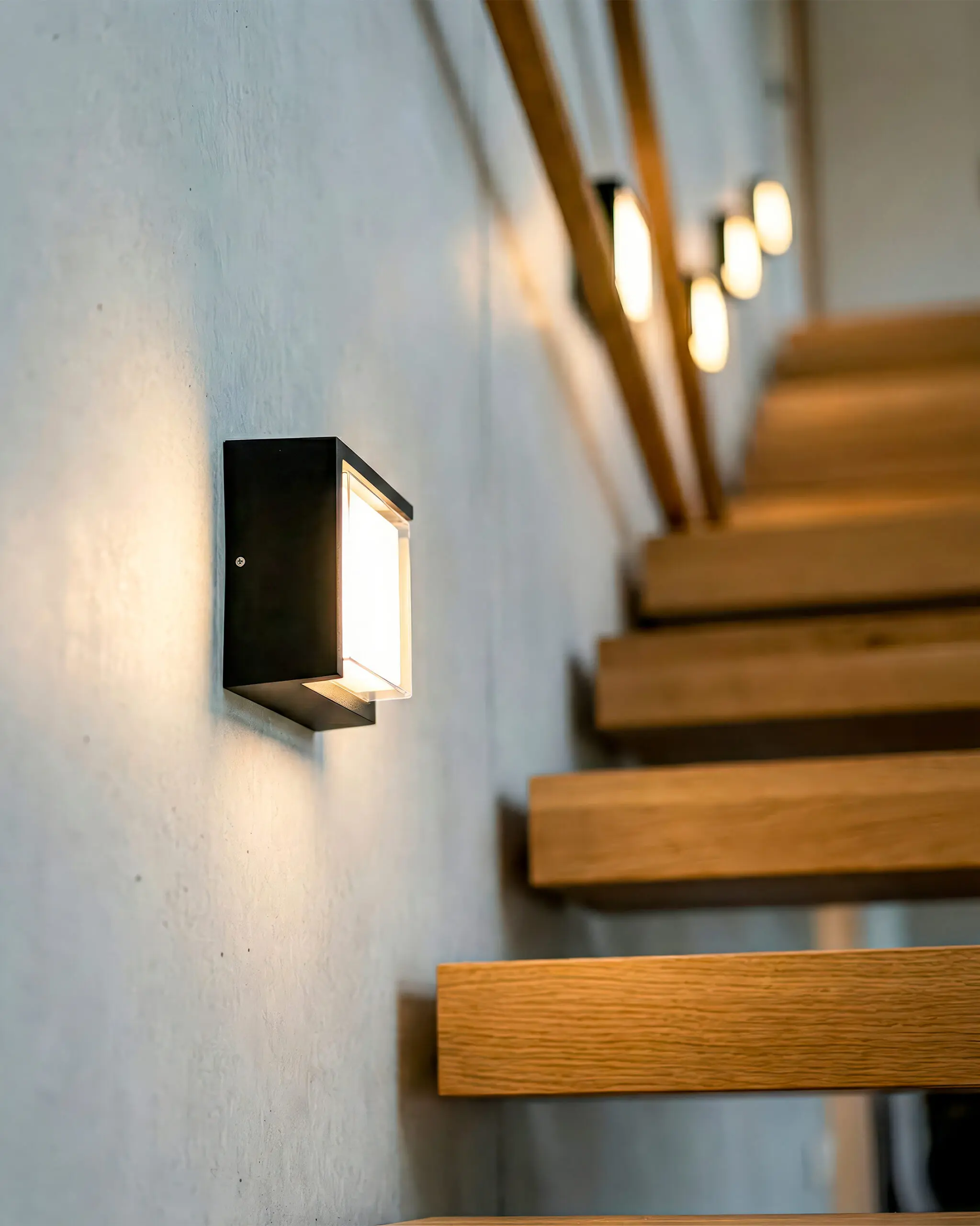 VRG VNT604A20 4 scaled Đèn Tường Hiện Đại Hợp Kim Đen Vuông Sang Trọng Thế Kỷ 21 VRG-VNT604A20